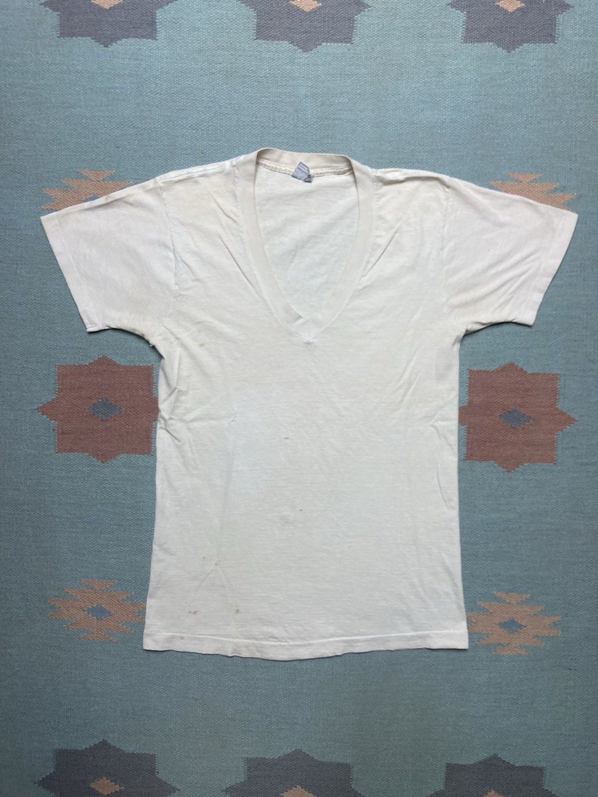 Vintage 80s blank white t shirt v neck BVD grunge soft cotton S Size US S / EU 44-46 / 1 - 1 Thumbnail