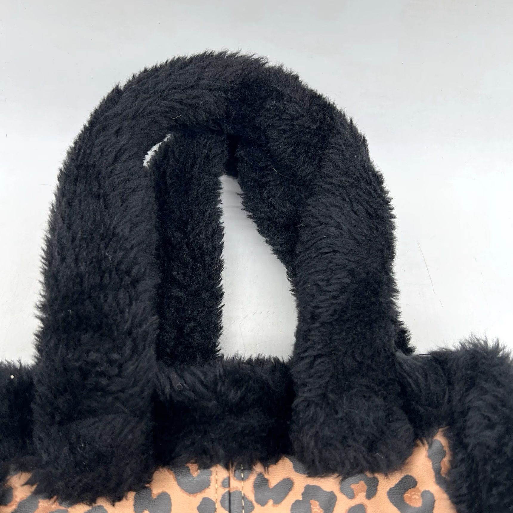 Vintage Madden Girl Leopard Shoulder Bag Purse - Soft and Fuzzy Fleece 8x8 Medium Womens Size ONE SIZE - 3 Thumbnail