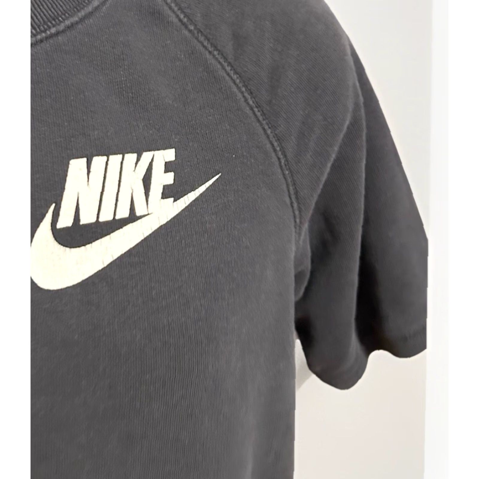 Nike Nike Short Sleeve Sweatshirt Women S Small Black Crew Neck Swoosh Logo Gym Run Size S / US 4 / IT 40 - 4 Thumbnail