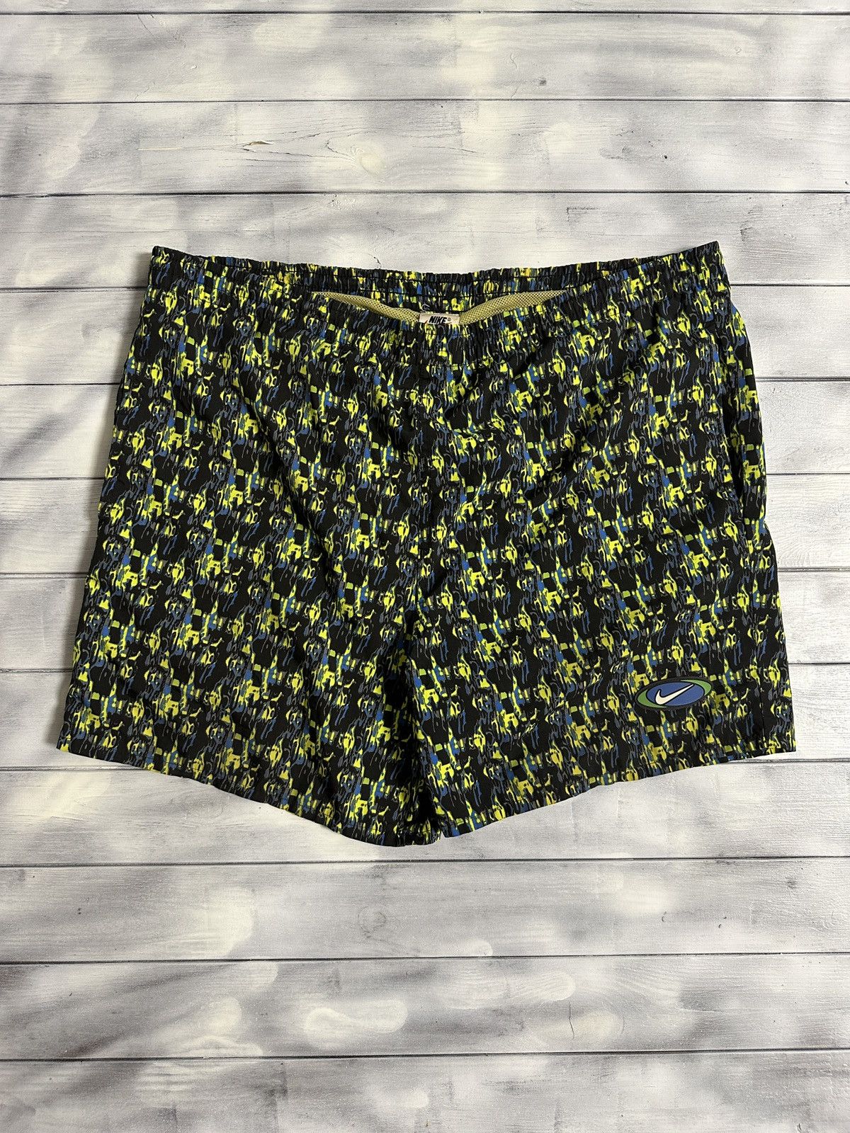 Vintage Very Rare Vintage Shorts Nike 90’ Swoosh Size US 34 / EU 50 - 1 Thumbnail