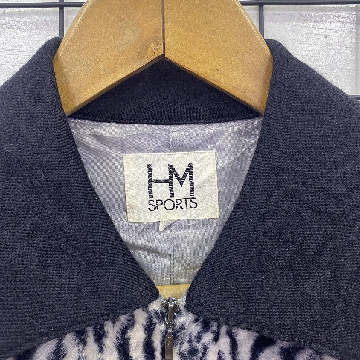H&M HM Sport Animal Print Women Casual Shirt Size M / US 6-8 / IT 42-44 - 3 Thumbnail