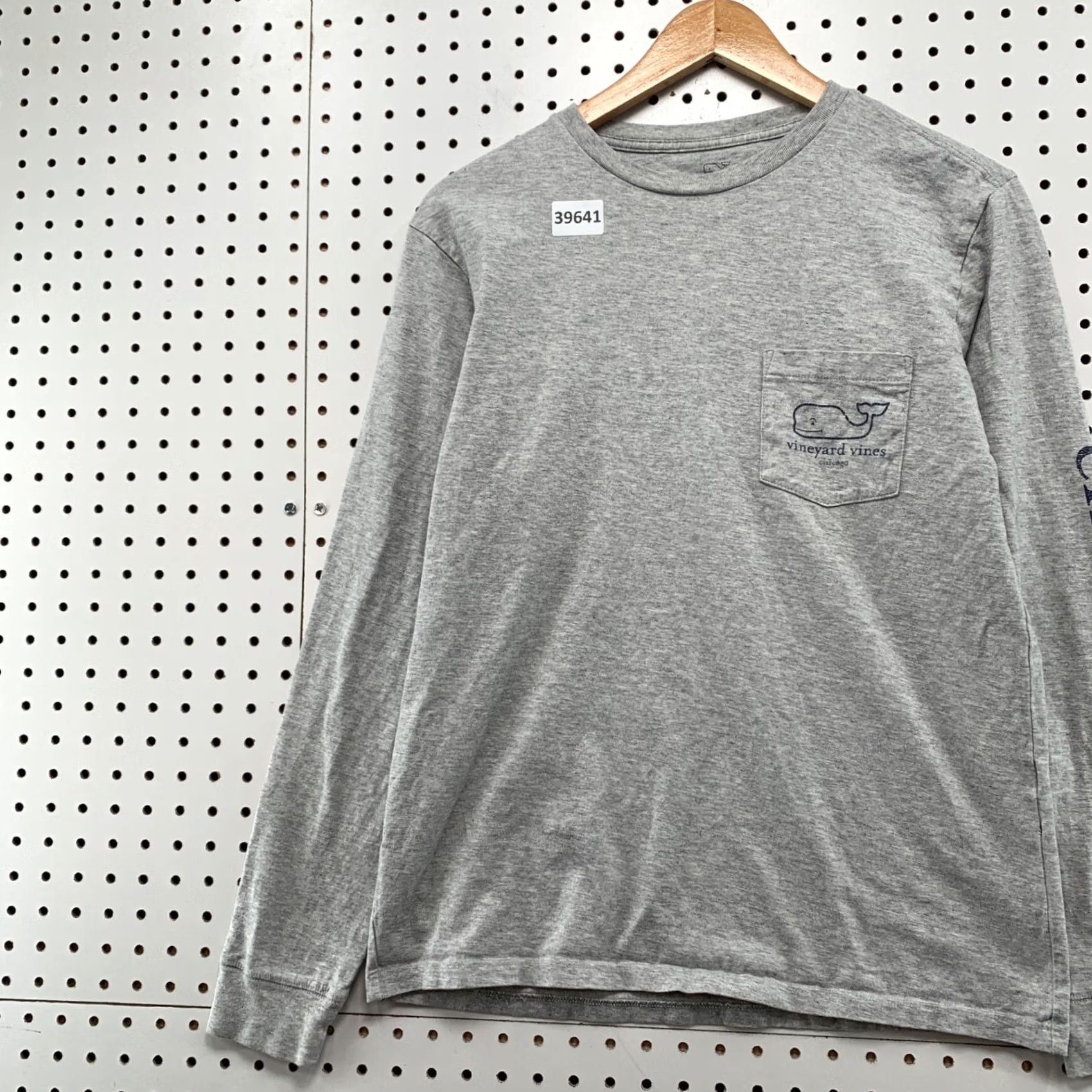 Vineyard Vines Vineyard Vines Shirt Mens Small Gray Long Sleeve Pocket Whale Graphic 19x25 Size US S / EU 44-46 / 1 - 4 Thumbnail