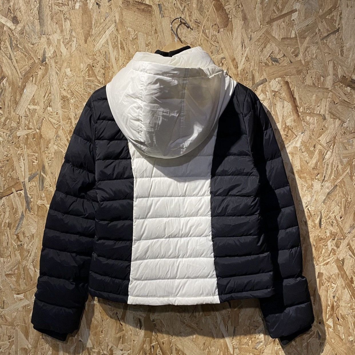 Theory × Uniqlo XSmall Theory Uniqlo White/Black Light Puffer Jackets Size US XS / EU 42 / 0 - 2 Thumbnail