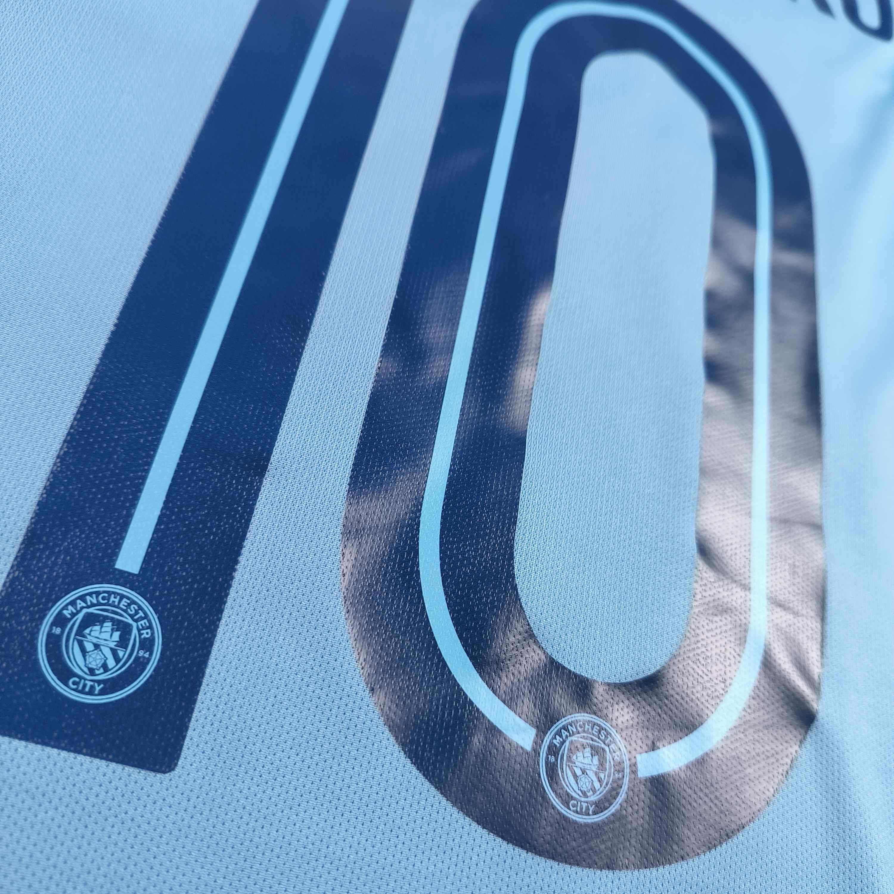 Nike Manchester City 17-18 home UCL Kun Agüero football jersey XL Size US XL / EU 56 / 4 - 11 Thumbnail