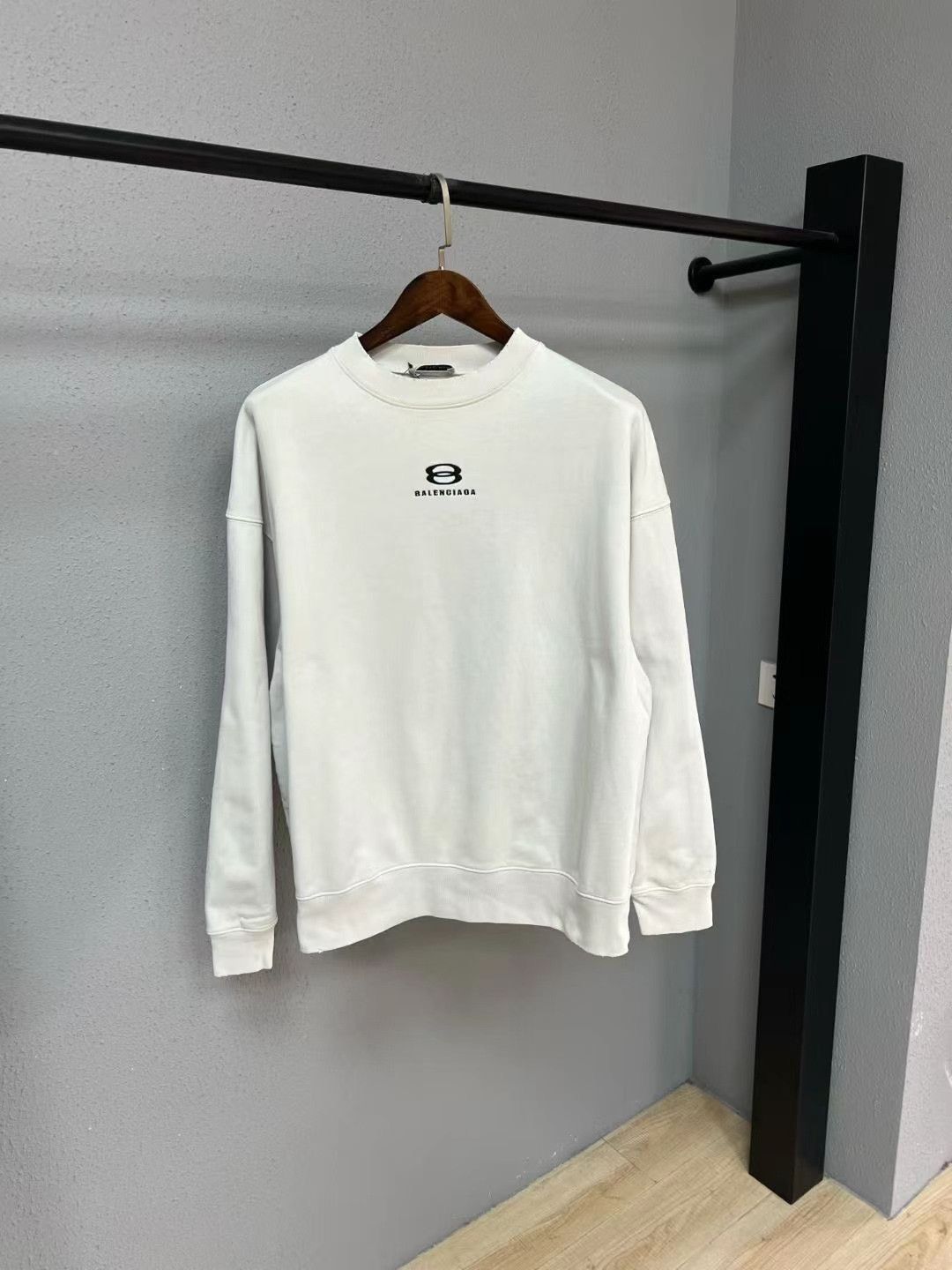 Balenciaga balenciaga logo embroidered sweatshirt size m Size US M / EU 48-50 / 2 - 1 Preview