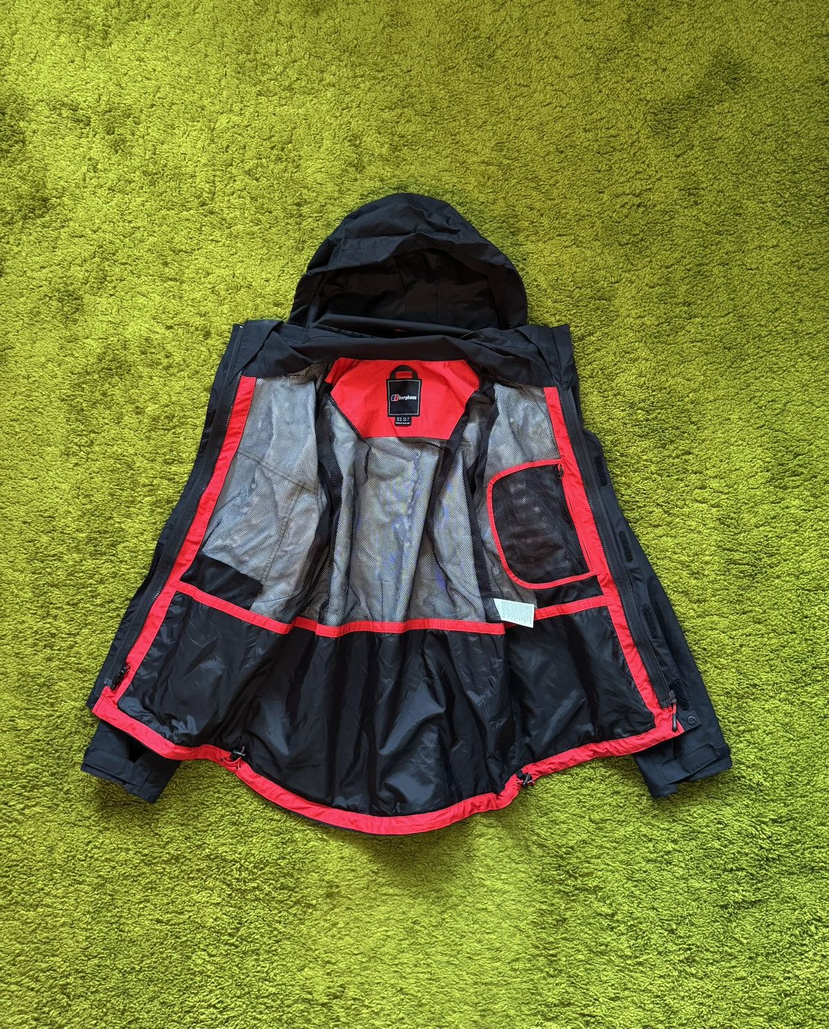 Berghaus Berghaus gorpcore style membrane jacket Size US M / EU 48-50 / 2 - 3 Thumbnail