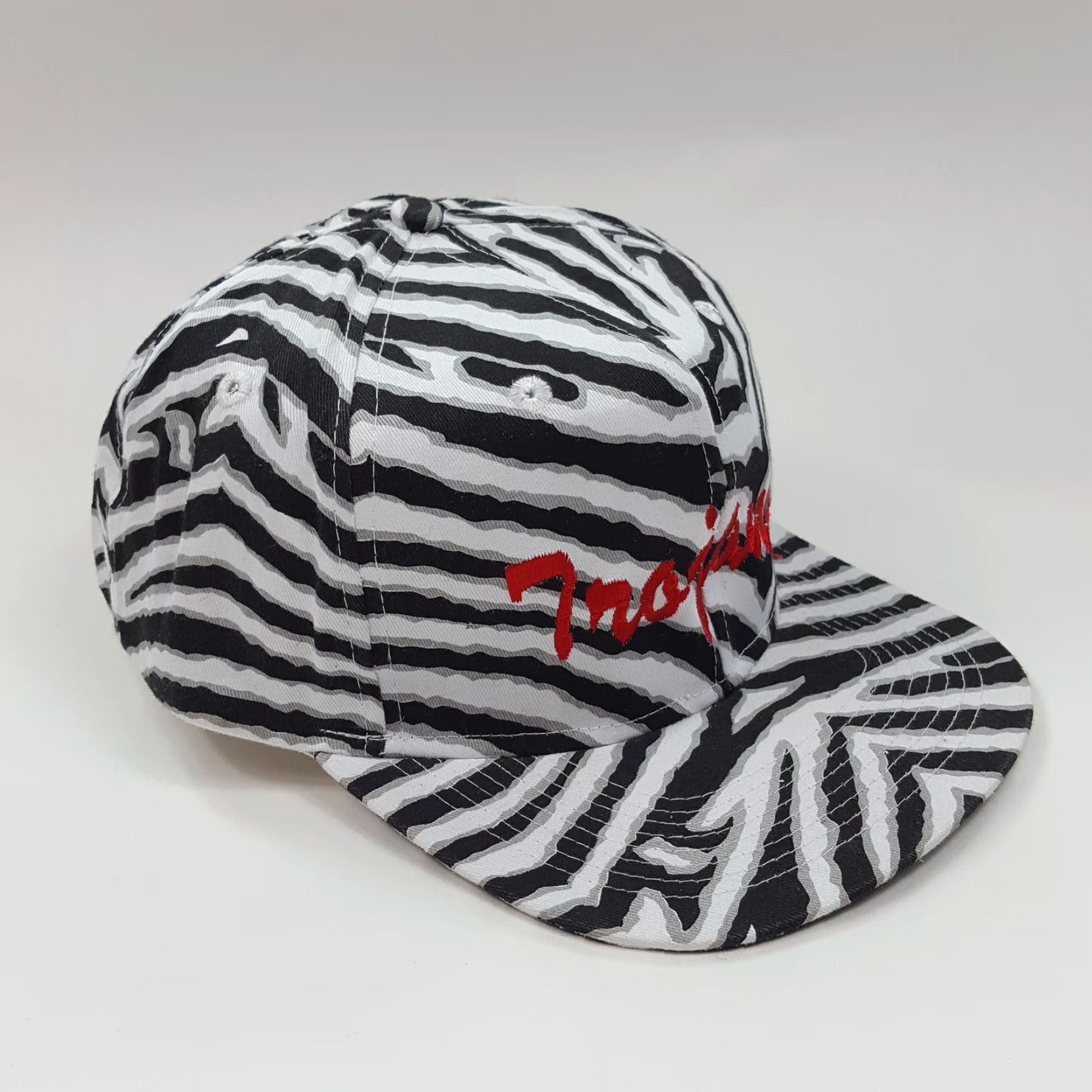 NCAA VINTAGE 90s USC Trojans Zebra Striped Snapback Baseball Cap Adjustable Black NCAA Mens Size ONE SIZE - 4 Thumbnail