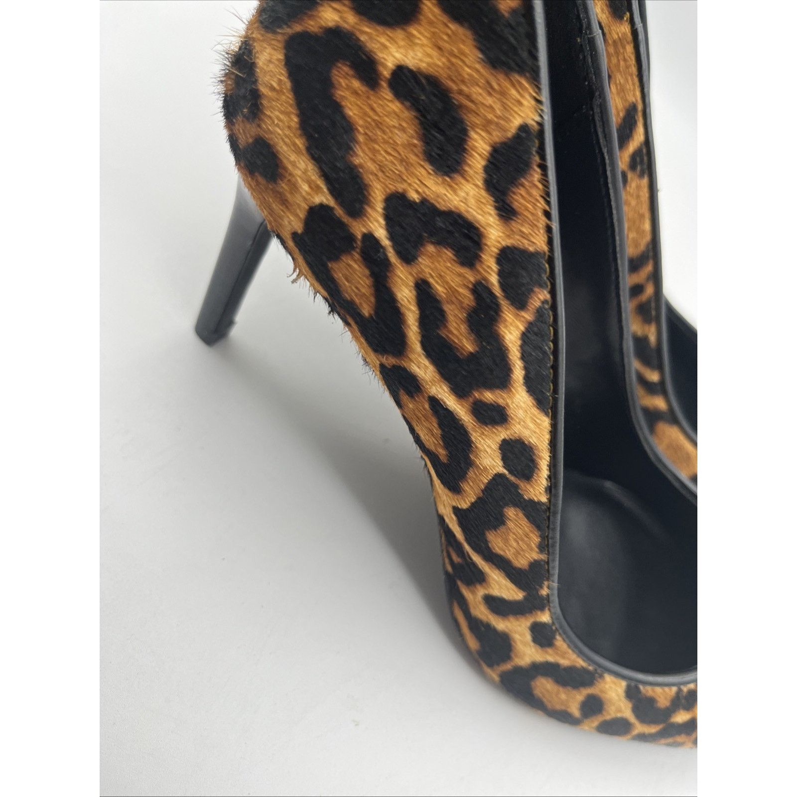 Michael Kors Michael Kors Alina Flex Pump Cheetah Haircalf 6.5, Pointed Size US 6.5 / IT 36.5 - 14 Thumbnail