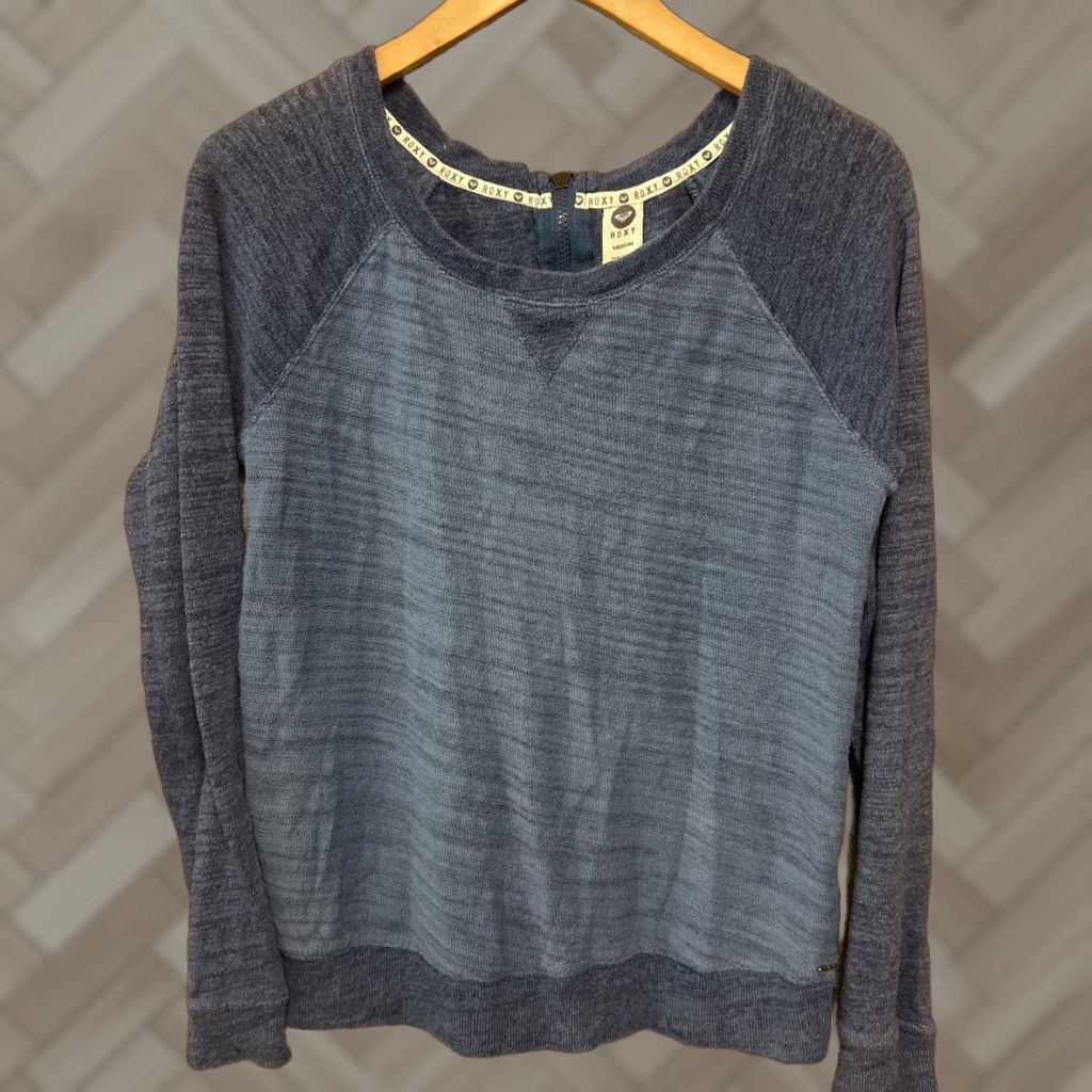 Vintage Roxy Sweatshirt Womens M Blue Pullover Long Sleeve Round Neck Activewear Cotton Blend Knits Logo Size M / US 6-8 / IT 42-44 - 1 Thumbnail