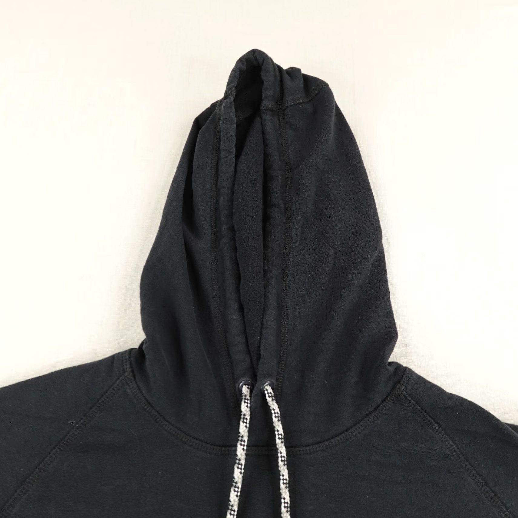 Vintage LL Bean Hoodie Mens Medium Black Pullover Sweatshirt Hooded Pockets Stretch Outdoor 90s? (adjust missing decade) Size US M / EU 48-50 / 2 - 2 Thumbnail