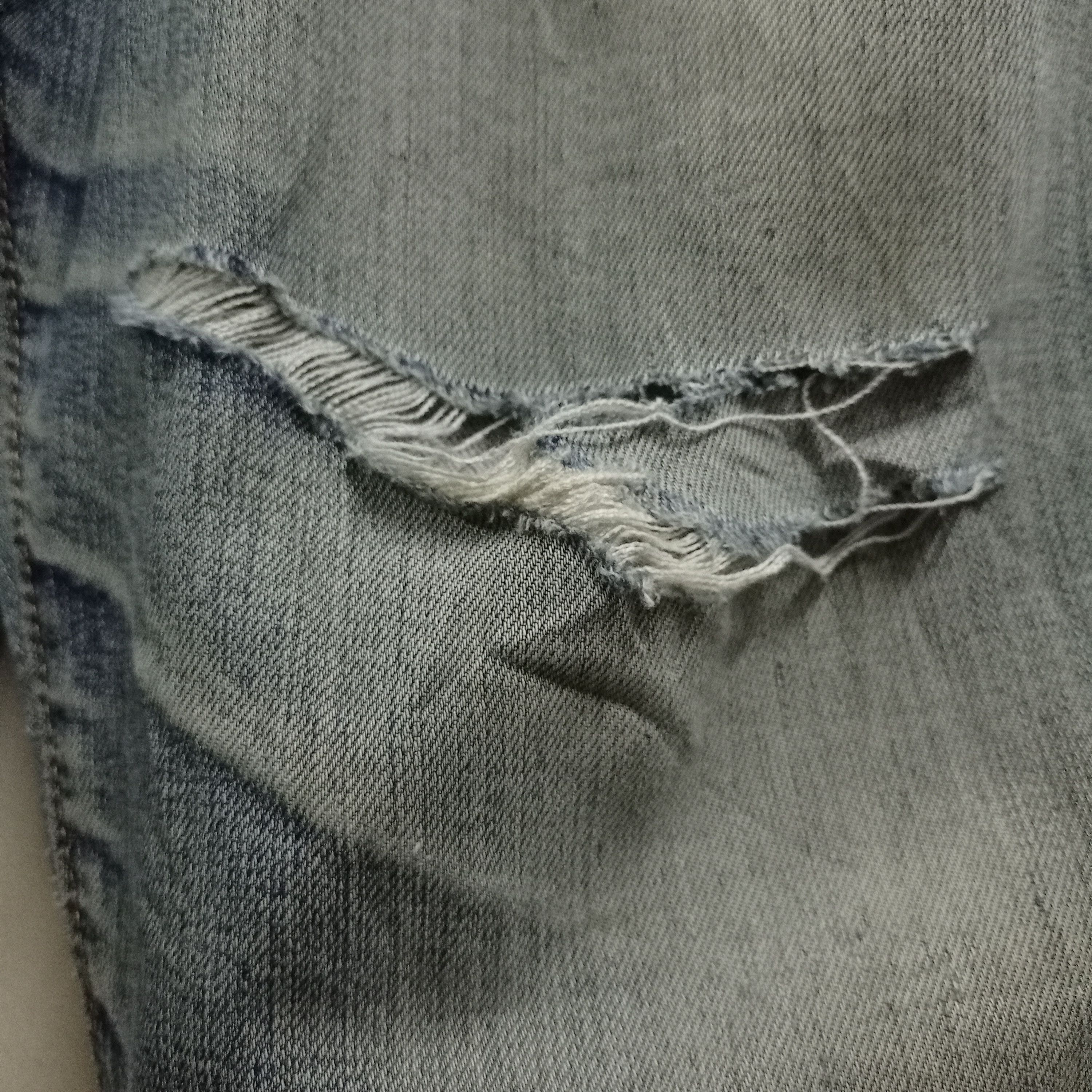 Levi's Vintage Levis 505 Blue Wash Distressed Ripped Baggy Jeans Size US 36 / EU 52 - 6 Thumbnail