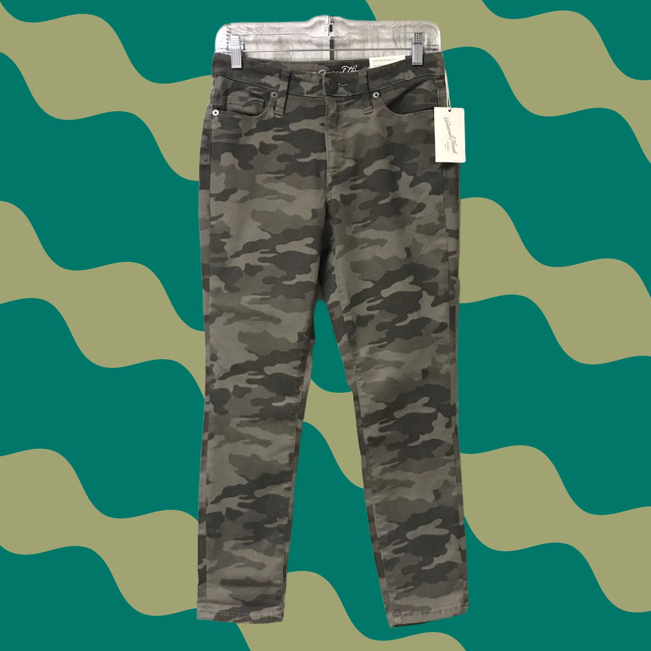 Vintage Universal Thread Women Camouflage Stretch High-Rise Skinny Cropped Capri Pants 4/27 VINTAGE? Size 27" / US 4 / IT 40 - 1 Thumbnail