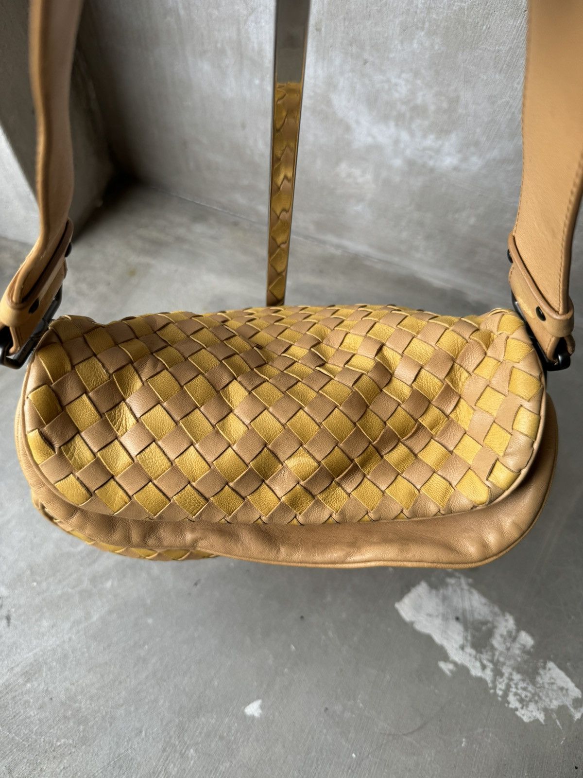 Bottega Veneta Bottega Veneta Intrecciato Leather Flap Small Shoulder Bag Size ONE SIZE - 4 Thumbnail