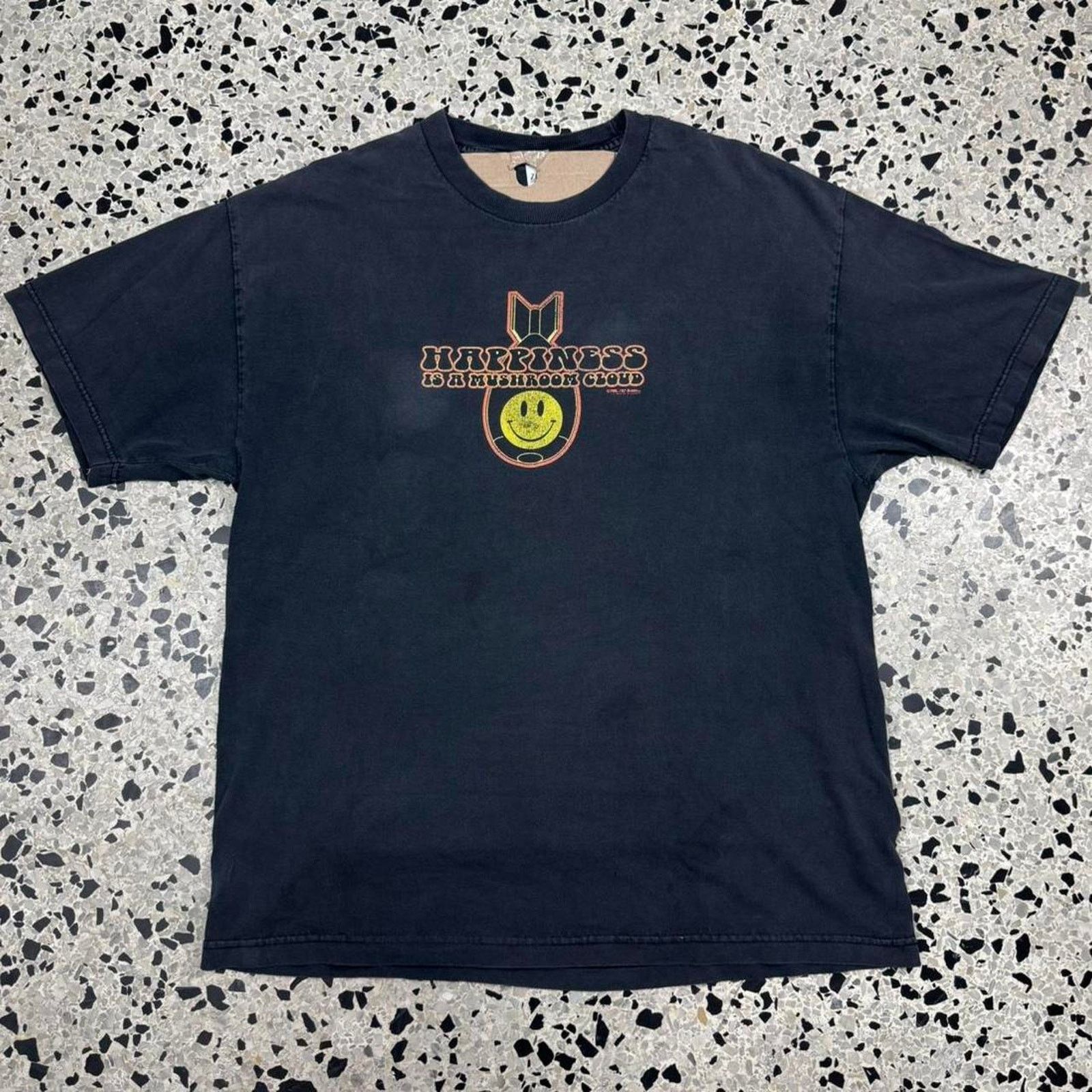 Hanes × Vintage VINTAGE Y2K HAPPINESS IS A MUSHROOM CLOUD SMILEY FACE TEE: Size US XL / EU 56 / 4 - 1 Thumbnail