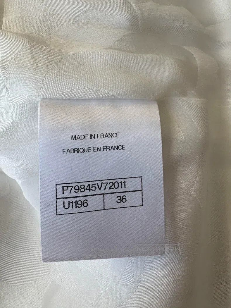 Chanel Chanel 25a handicraft workshop white plaid gold silk edge Size XS / US 0-2 / IT 36-38 - 6 Thumbnail