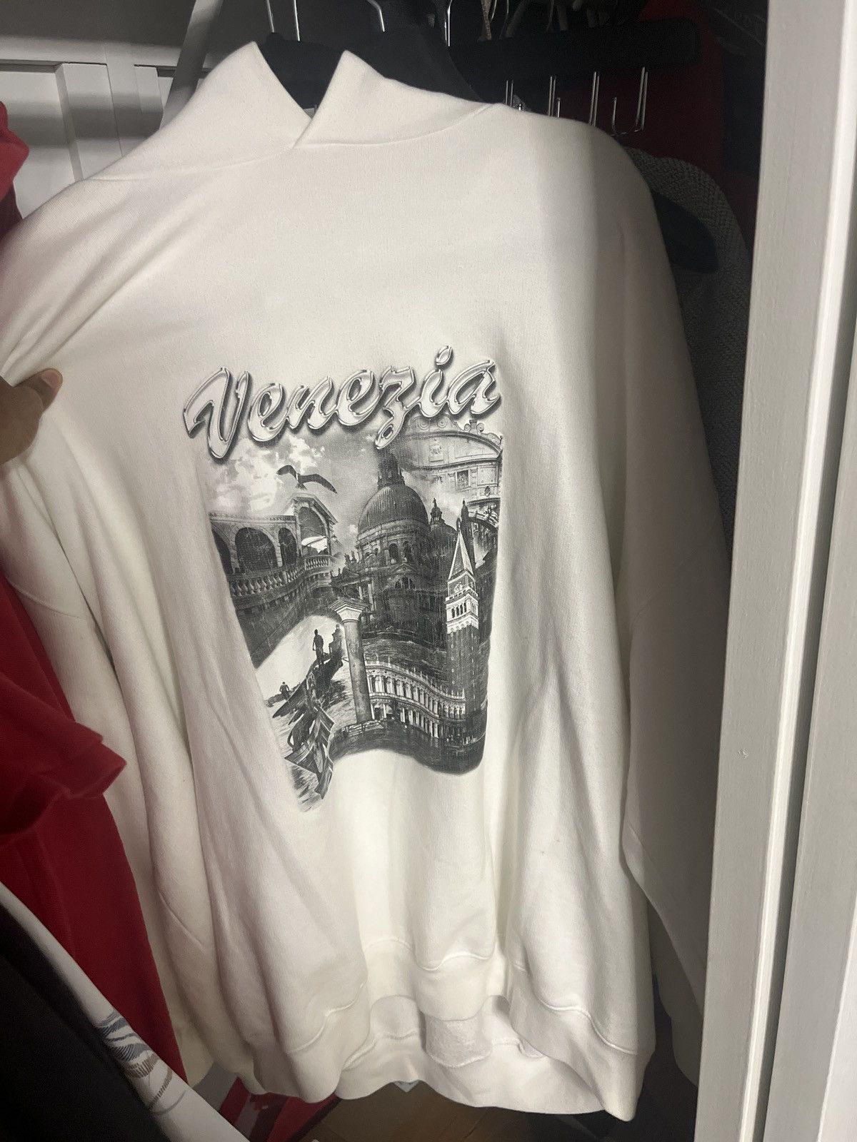 Balenciaga *THROW OFFERS* WHITE BALENCIAGA VENEZIA PULLOVER RARE HOODIE Size US M / EU 48-50 / 2 - 4 Thumbnail