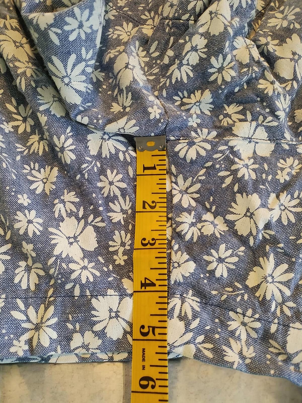 Old Navy Size 14 High Rise Everyday Jean Shorts with Floral Pattern Size 36" / US 14 / IT 50 - 7 Thumbnail