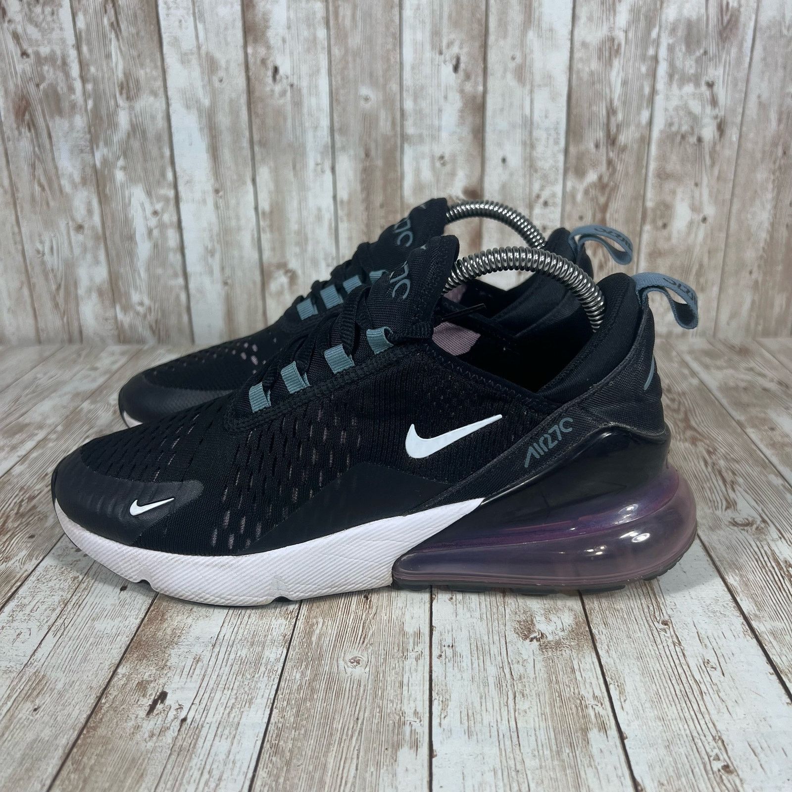 NEW Nike Air Max 270 neakers DH1080-001 Women’s Size 8.5