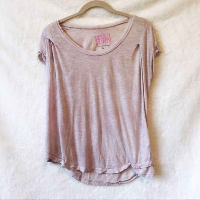 Juicy Couture Juicy Couture Pink Light Fluttery T-Shirt | Grailed