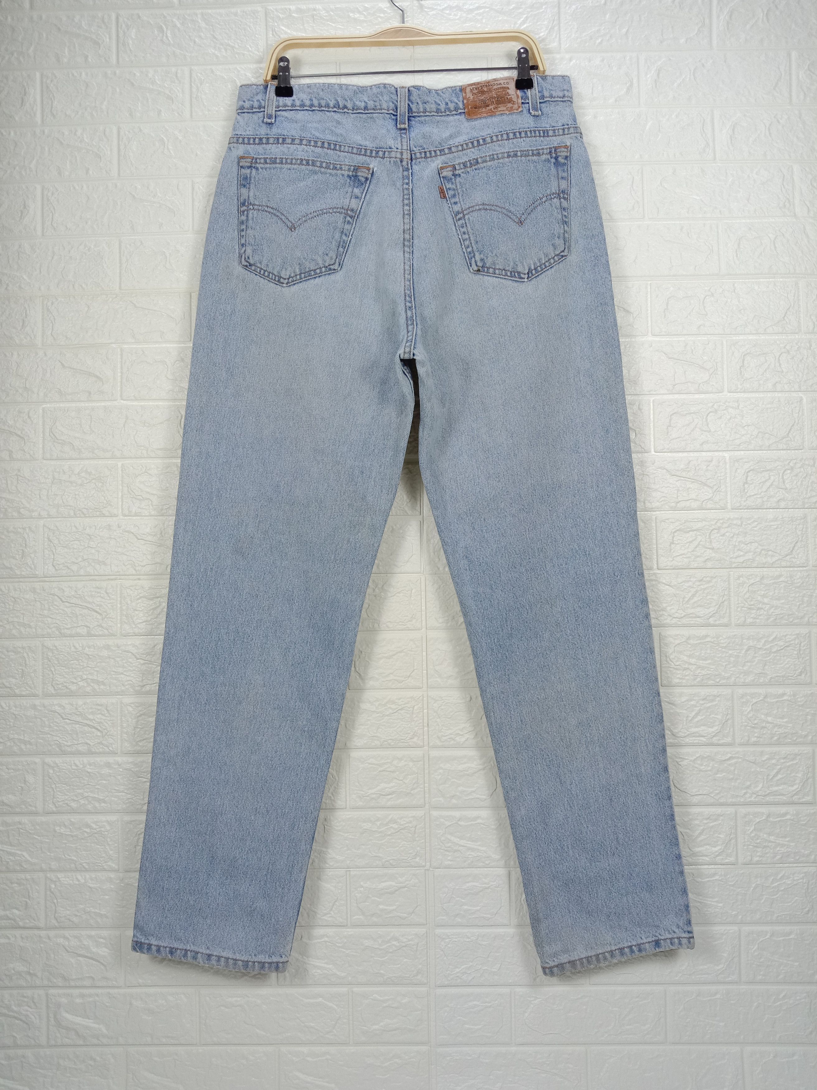 Levi's Vintage 90s Levi's 540 Jeans Light Wash Relaxed Fit Denim Size US 35 - 5 Thumbnail