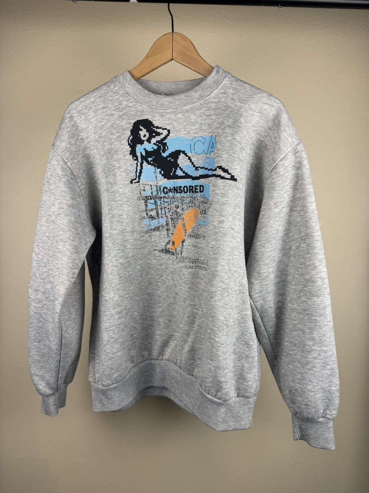 Other 1 of 1 PIXILATED GIRL VTG Huntington Beach surfer crewneck Size US M / EU 48-50 / 2 - 1 Thumbnail