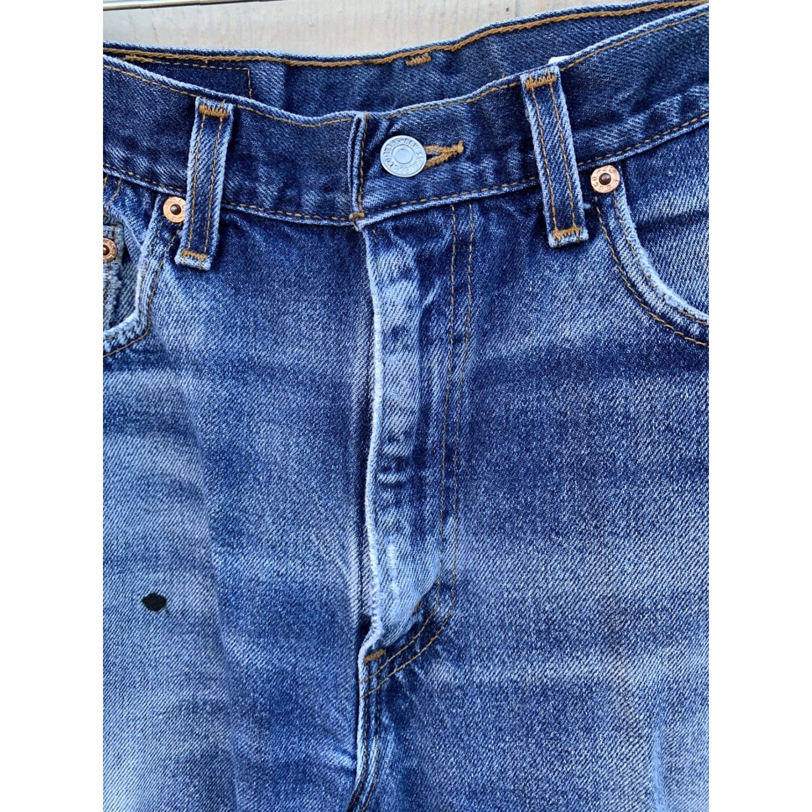 Levi's VINTAGE Levi’s 505 Jeans Regular Fit Straight 32x30 Blue Denim Distressed Belt Loops 5-Pocket Men Size US 33 - 7 Thumbnail