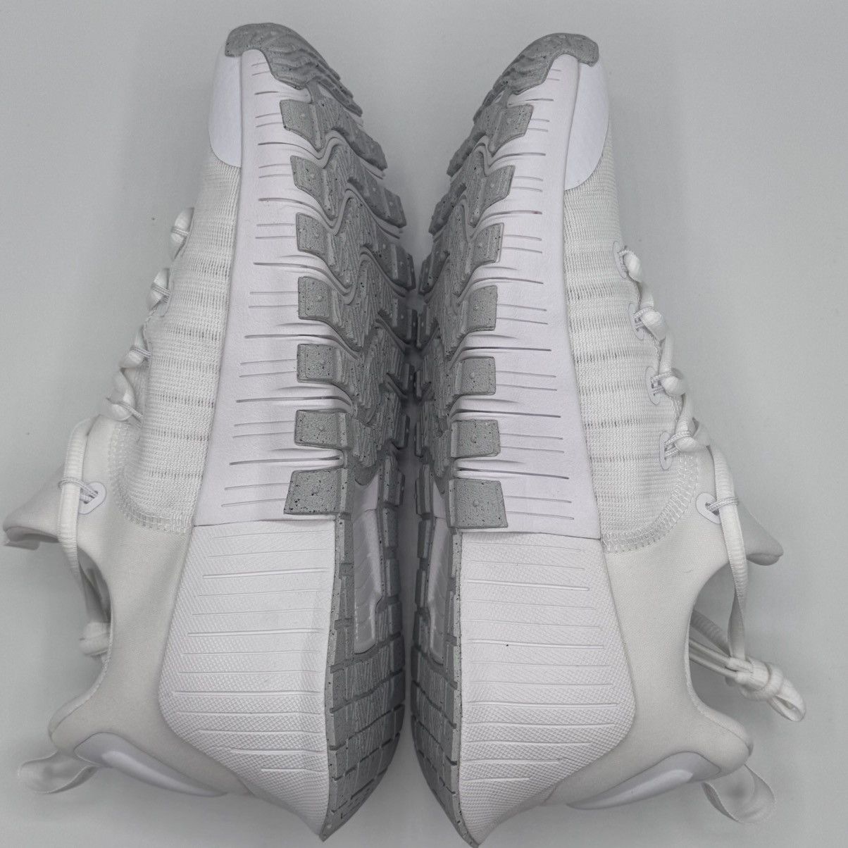 Nike Nike Free Metcon Women Size 8 Platinum Tint FJ7126-101 Size US 8 / IT 38 - 6 Thumbnail