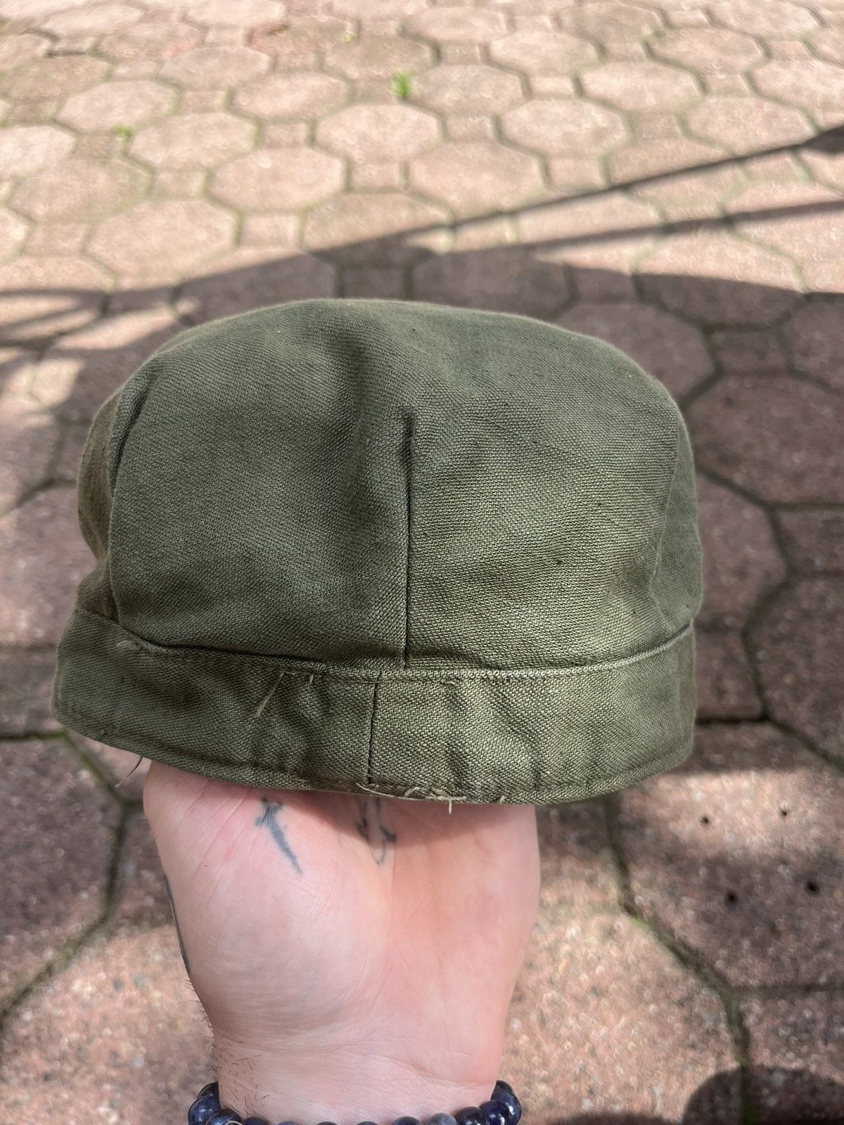 Vintage Vintage WW2 Military Hat Stylish Unique Pinned Size ONE SIZE - 7 Thumbnail
