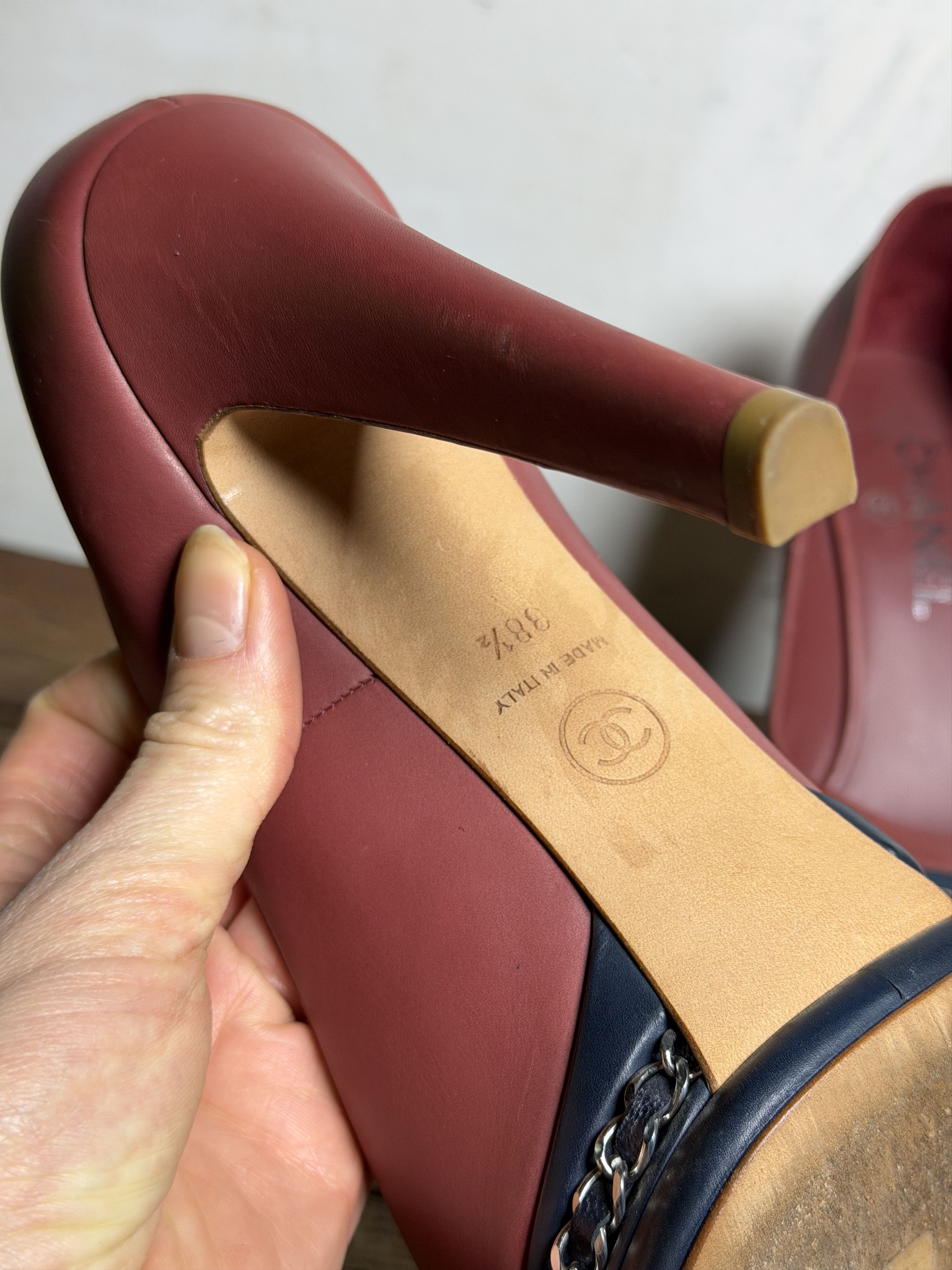 Chanel Chanel Platform Pumps with Chain Detail in Burgundy 100mm Size US 8.5 / IT 38.5 - 12 Thumbnail