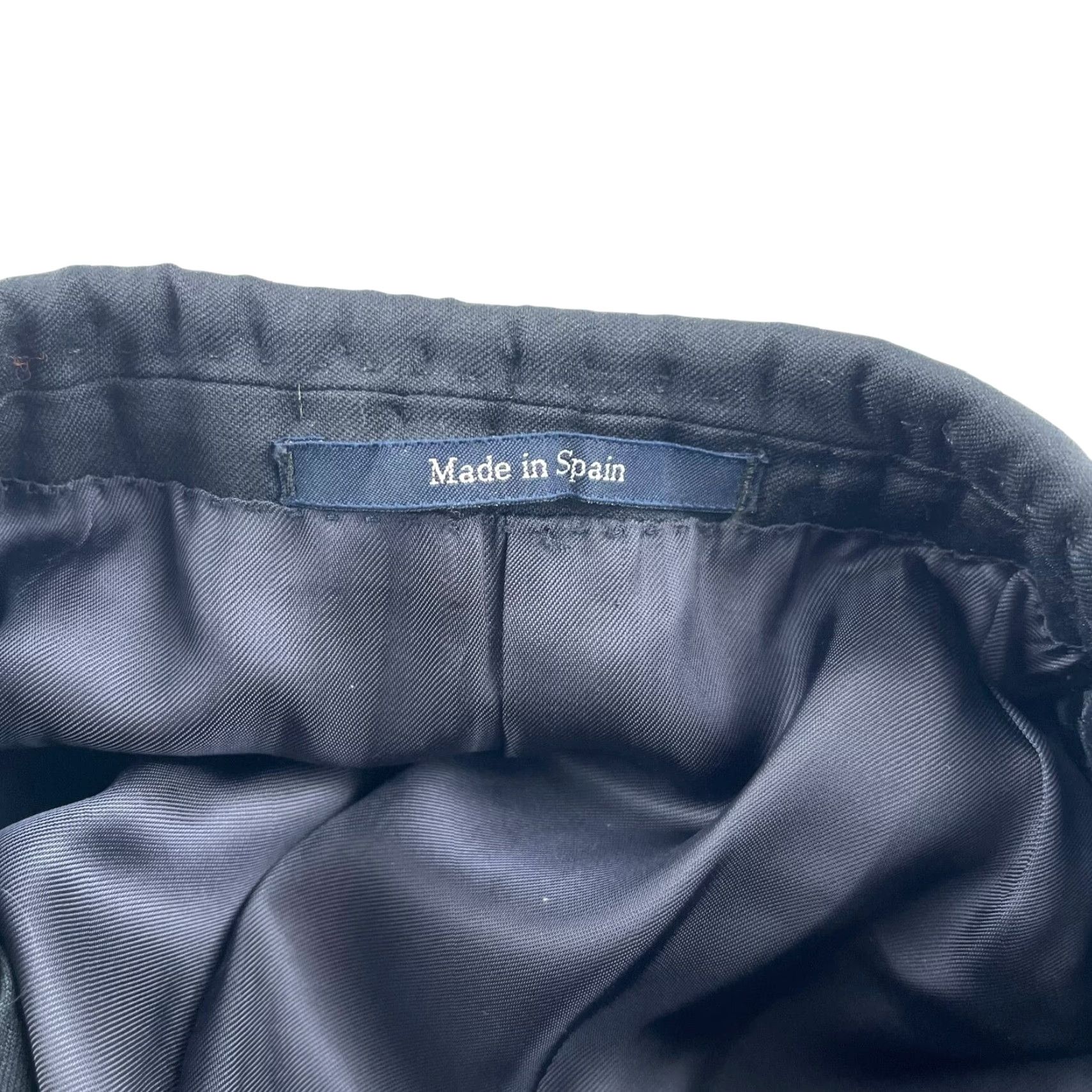 Ermenegildo Zegna VINTAGE not applicable here; generate optimized title without adding new information. Size US S / EU 44-46 / 1 - 5 Thumbnail