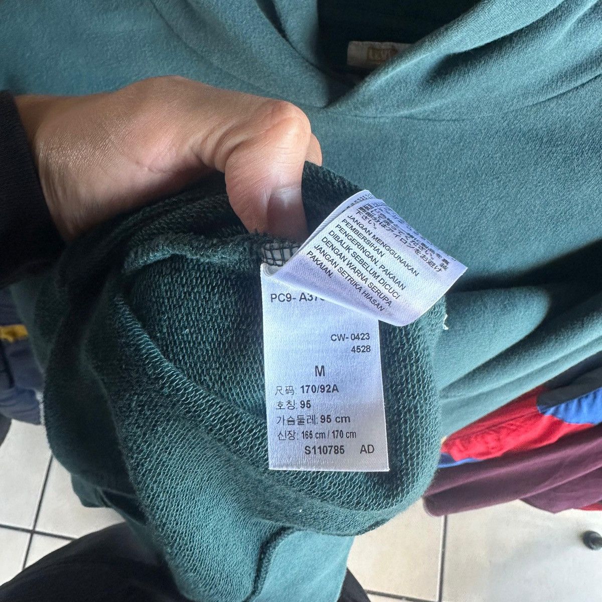 Levi's × Vintage Levis Sweater Green Gold Tab Relaxed Fit Hoodie Pullover Size US M / EU 48-50 / 2 - 9 Thumbnail