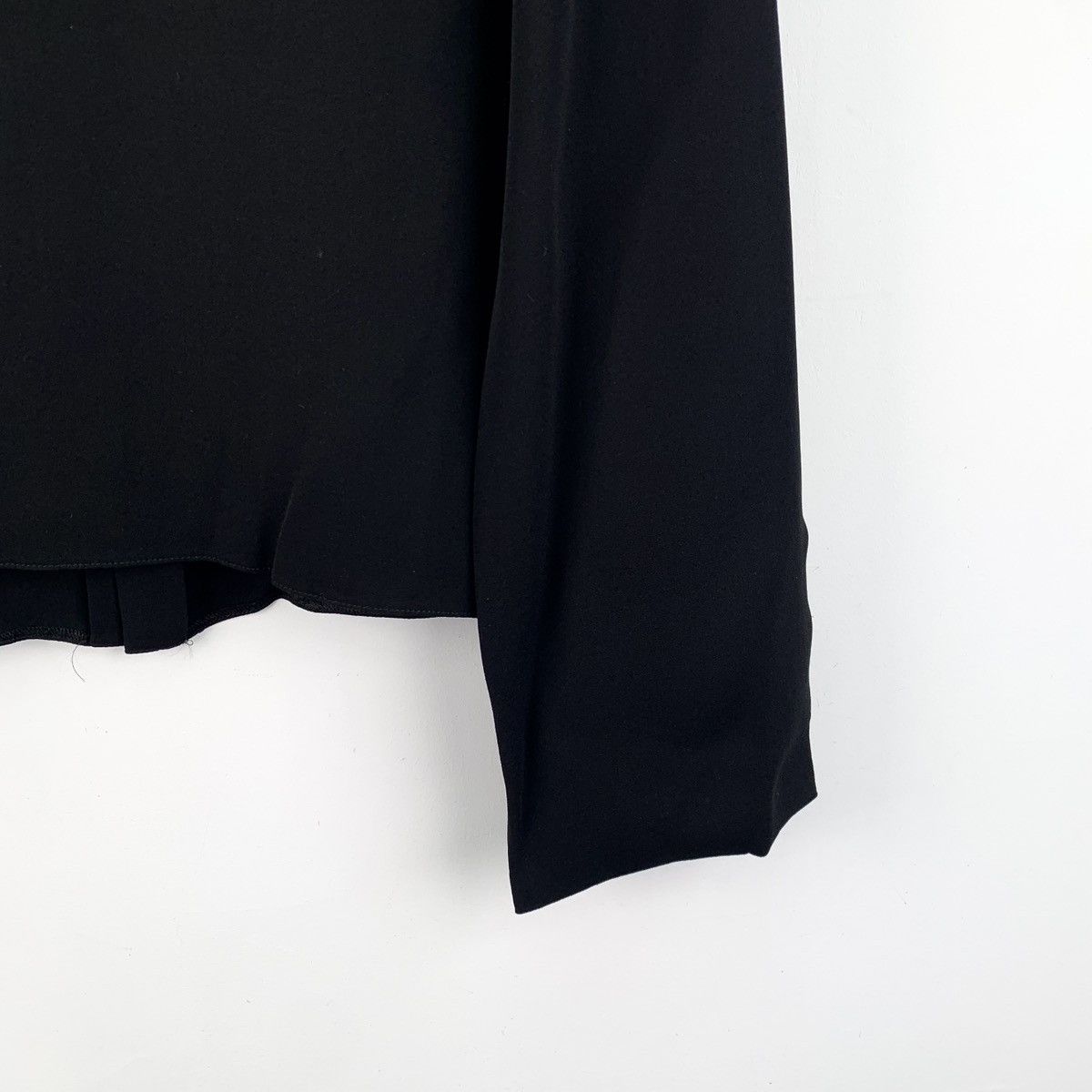 Chanel Chanel Black Silk High Neck Long Sleeve T-shirt K26WX Size XS / US 0-2 / IT 36-38 - 4 Thumbnail