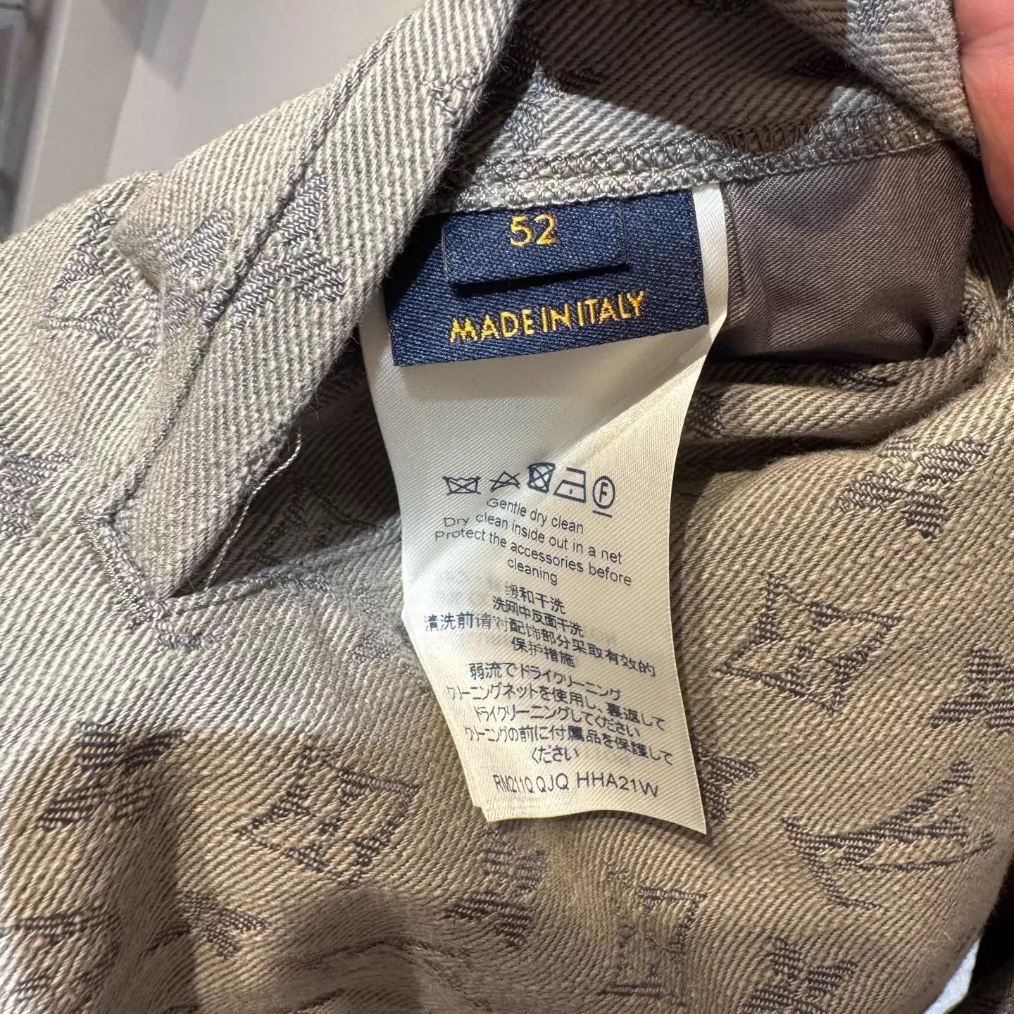 Louis Vuitton Louis Vuitton gray Monogram denim jacket 52 new Size US L / EU 52-54 / 3 - 3 Thumbnail