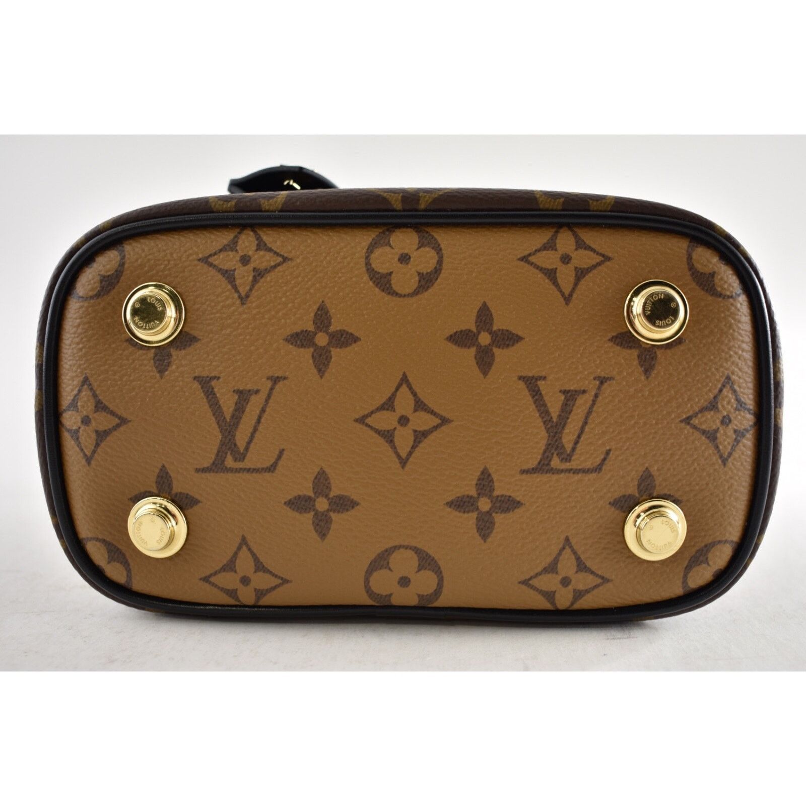 Louis Vuitton Louis Vuitton Vanity Monogram LV Logo Handle Shoulder Bag Size ONE SIZE - 12 Thumbnail