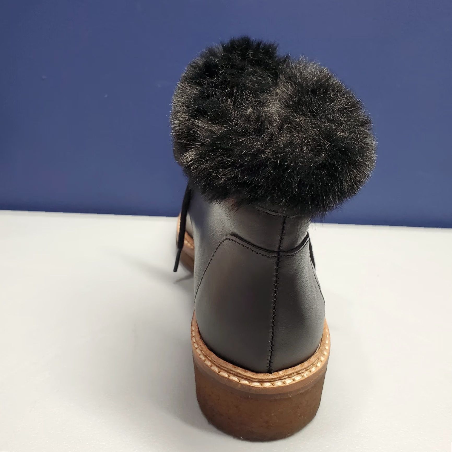 Vintage Botkier Winter Boots Womens Size 7.5 Black Leather Faux Fur Trim Gum Sole Lace Up Casual Fall Winter Shoes Mens? Size US 8 / IT 38 - 3 Thumbnail