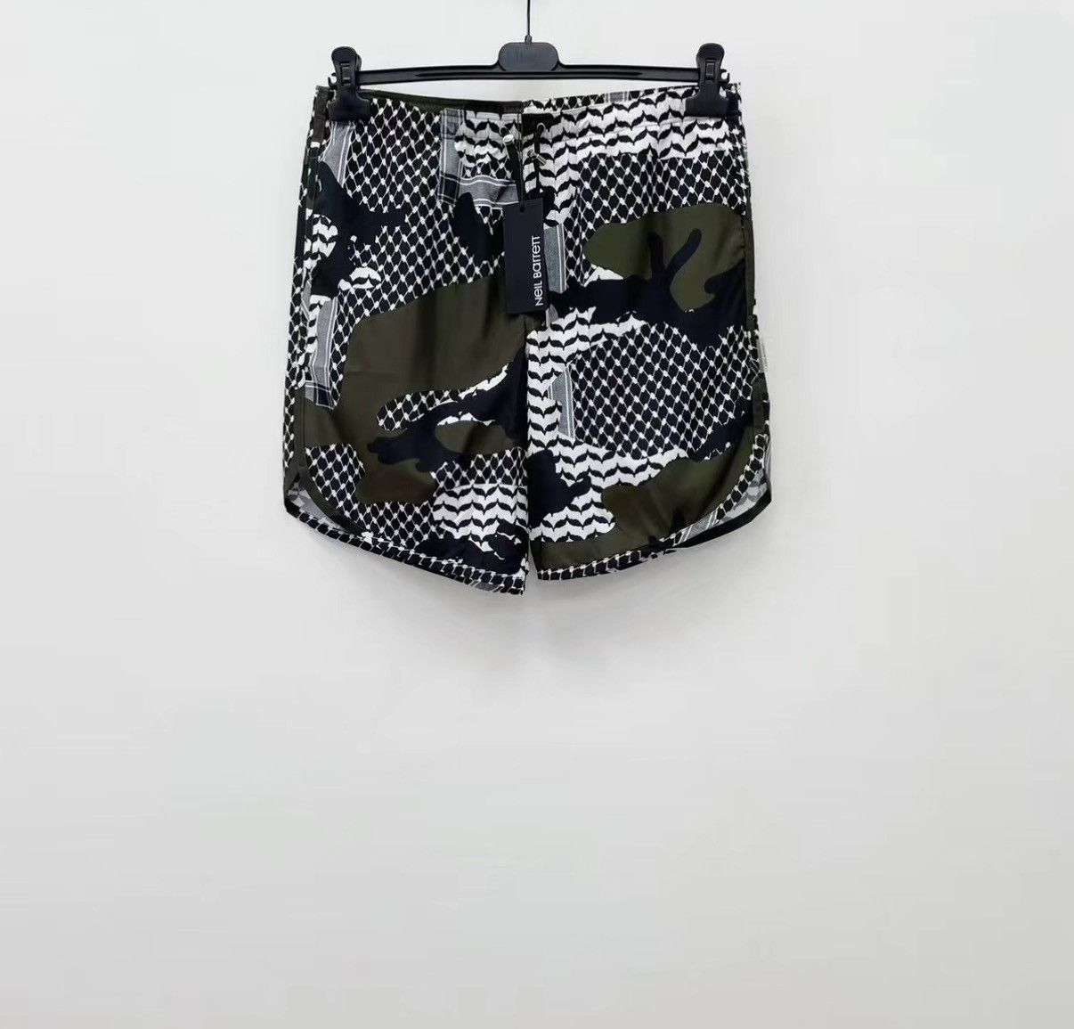 Neil Barrett Neil Barrett Drawstring Shorts J30 Size US 34 / EU 50 - 1 Thumbnail