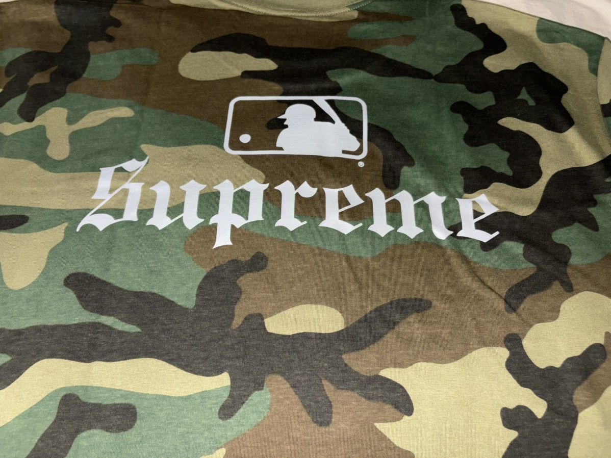 MLB × Supreme Supreme MLB Teams Sox Tee Camo Size US XXL / EU 58 / 5 - 2 Thumbnail