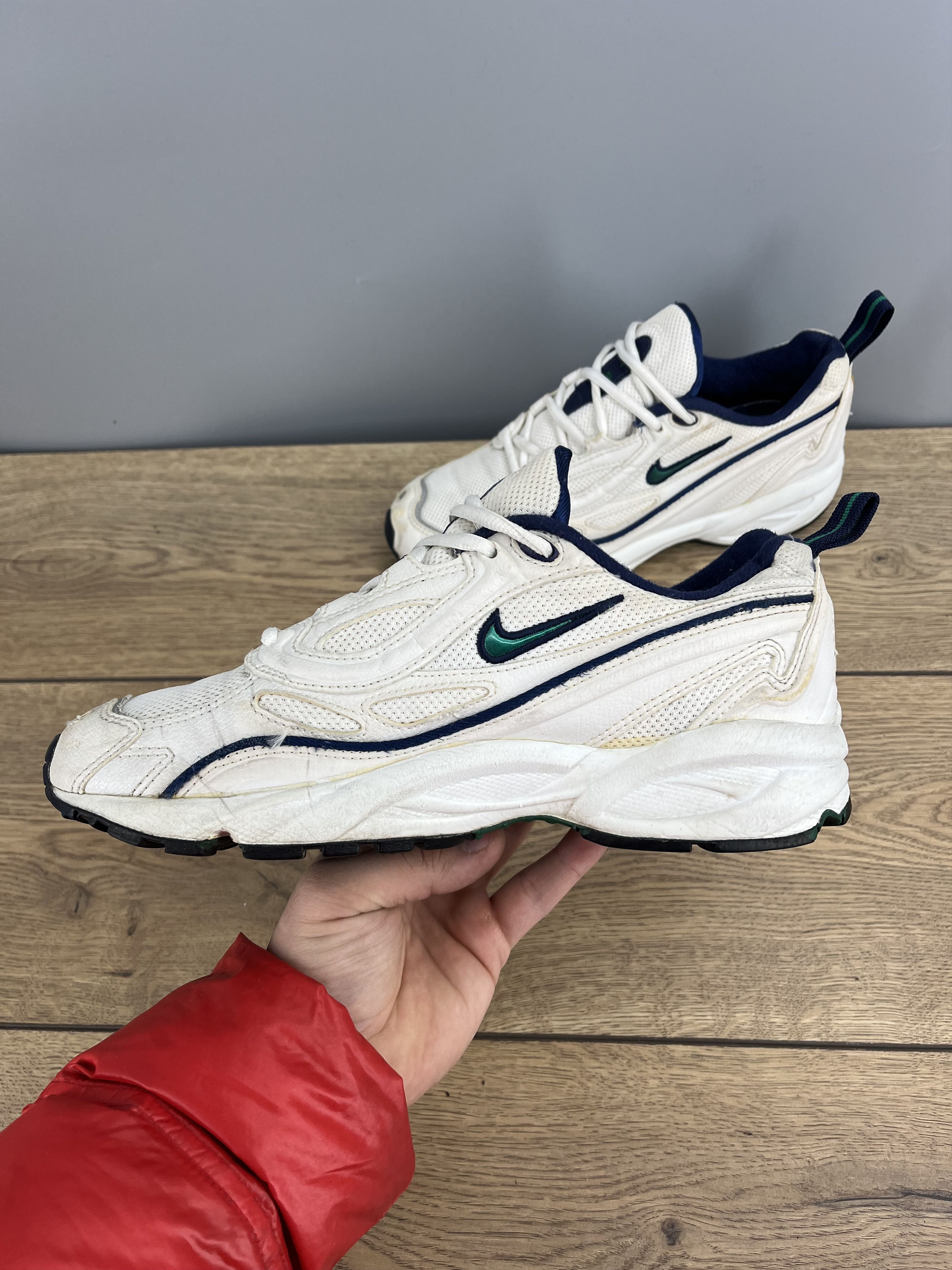 Nike Vintage Nike Air Sneakers US 9.5 EU 41 Retro 90s White Size US 9.5 / IT 39.5 - 4 Thumbnail