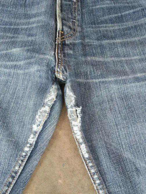 Levi's Vintage Levi's 501 Faded Blue Distressed Jeans 31x32 Size US 31 - 7 Thumbnail