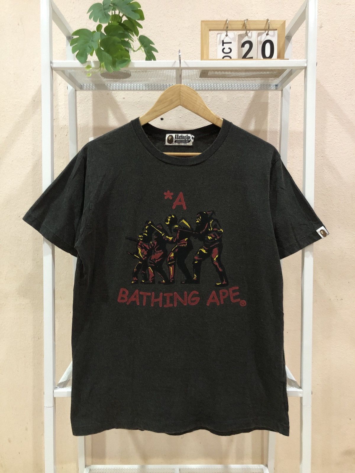 Bape A Bathing Ape Manhunt Graphic Tee Size US M / EU 48-50 / 2 - 1 Thumbnail