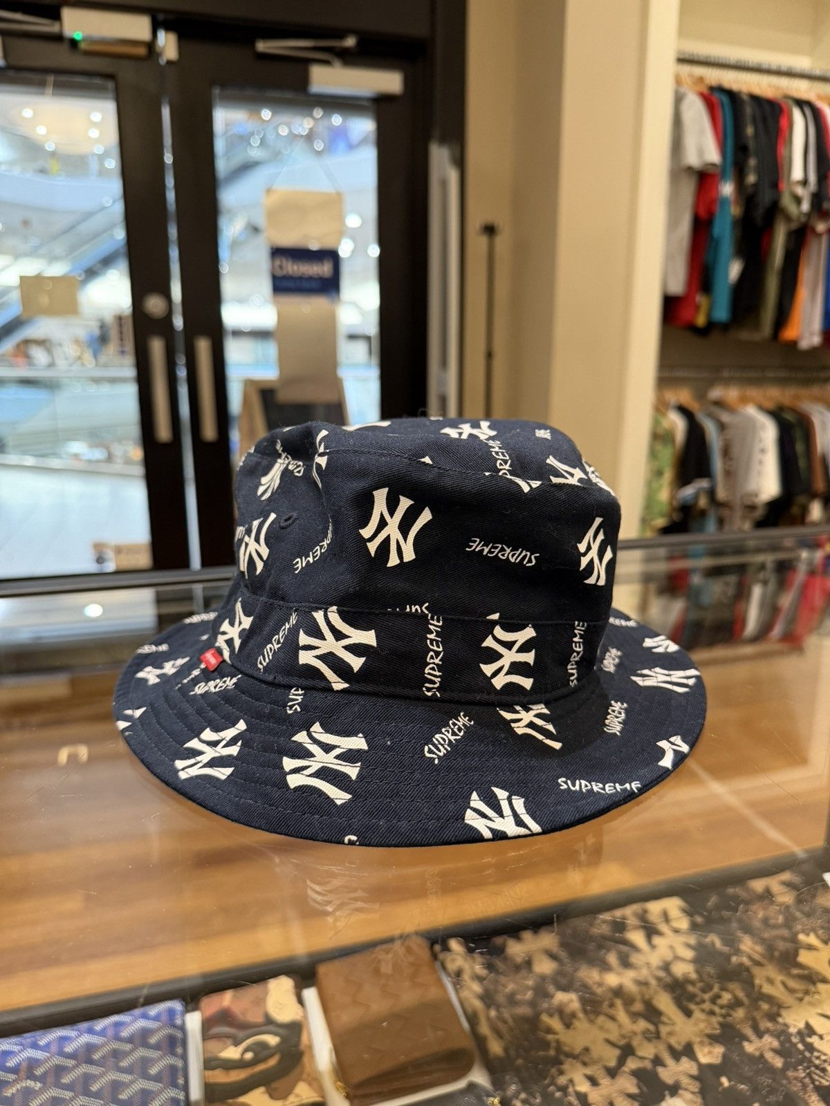 New York Yankees × Supreme Supreme Yankees bucket hat | Grailed