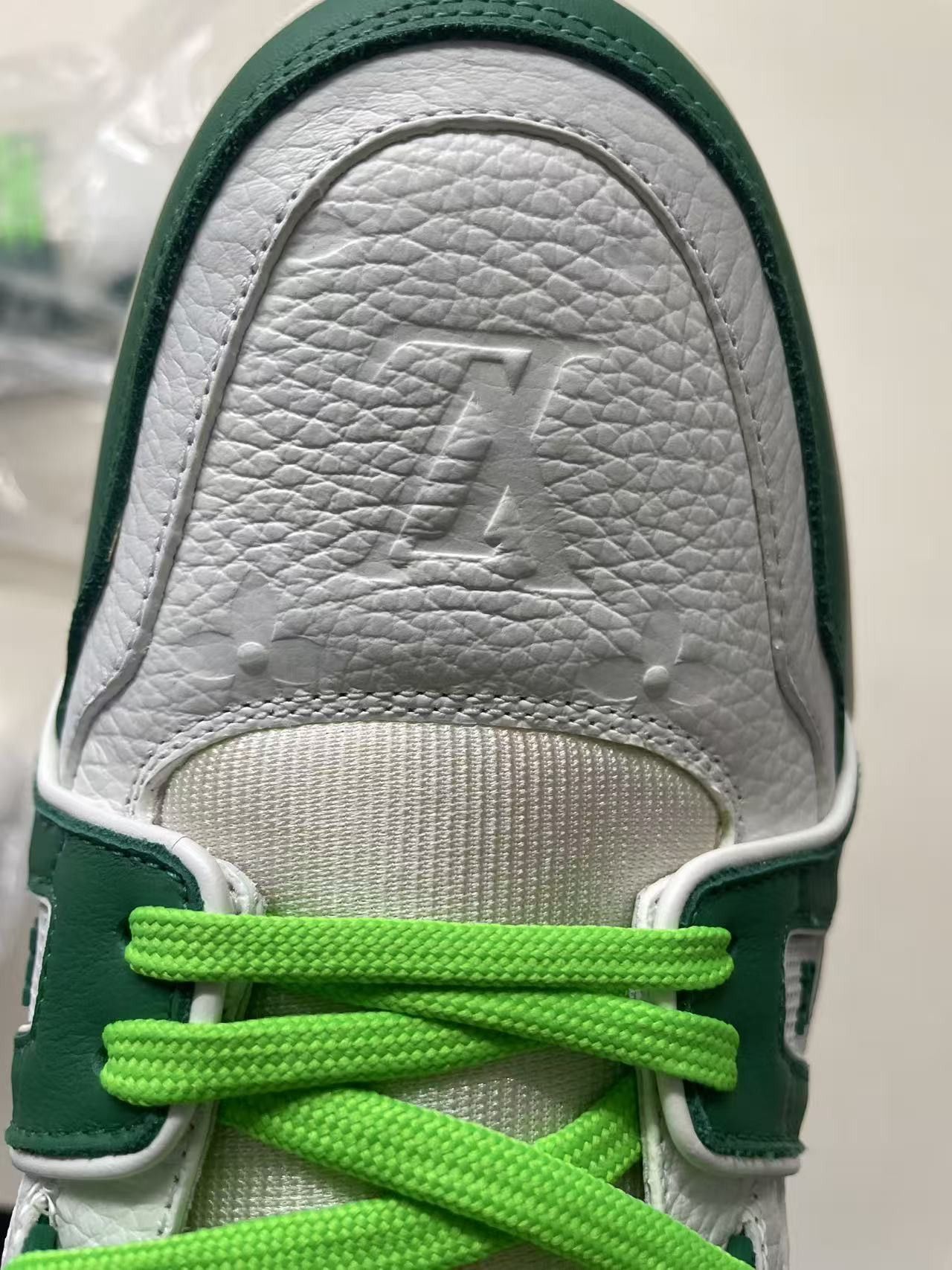 Louis Vuitton Louis Vuitton Green & White Leather Trainer Sneakers Size US 9 / IT 39 - 14 Thumbnail