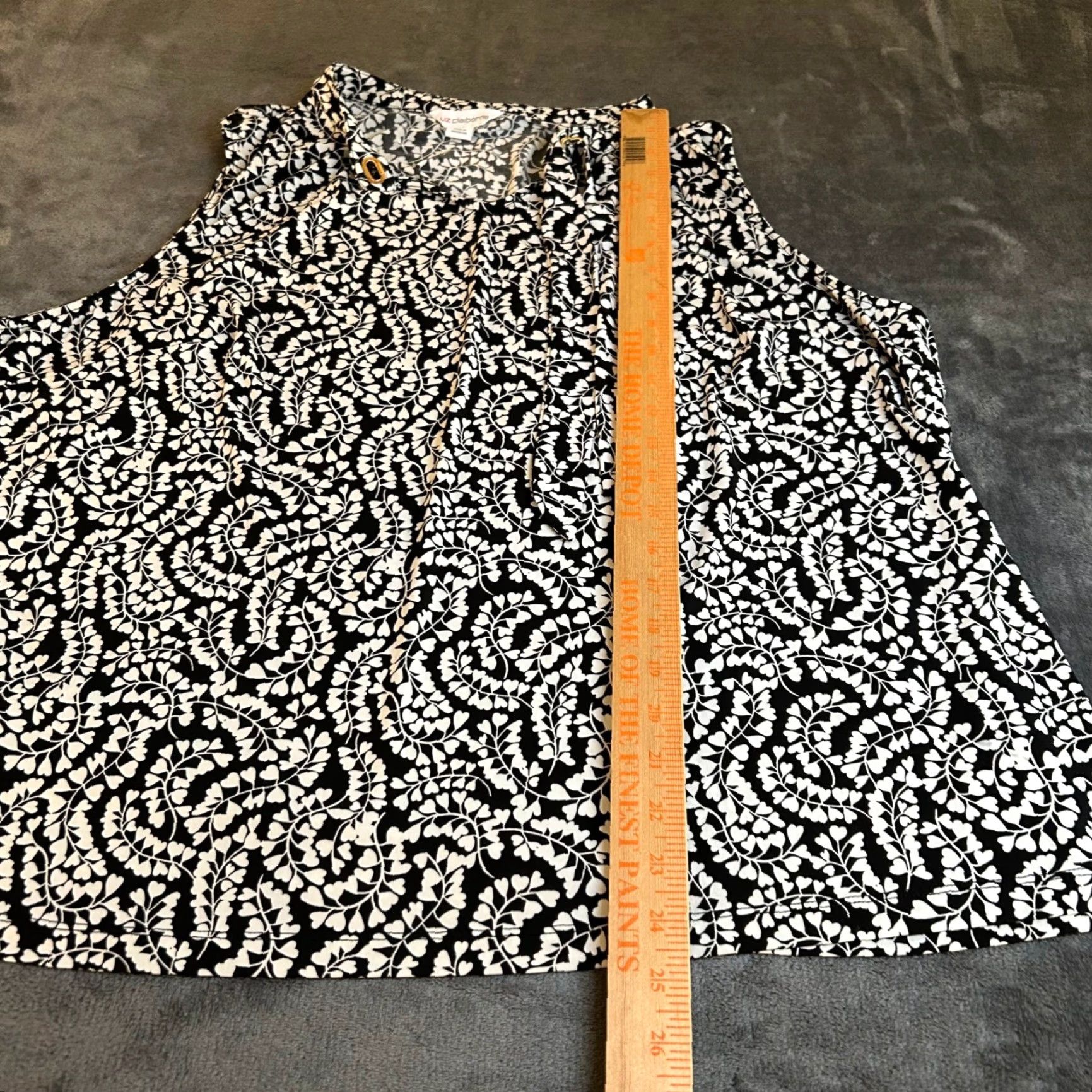 Liz Claiborne Liz Claiborne Black White Sleeveless Blouse Top Floral Leaf Print Womens 2X V-Neck Tunic Plus Size Blouse Womens Size XXL / US 16-18 / IT 52-54 - 7 Thumbnail