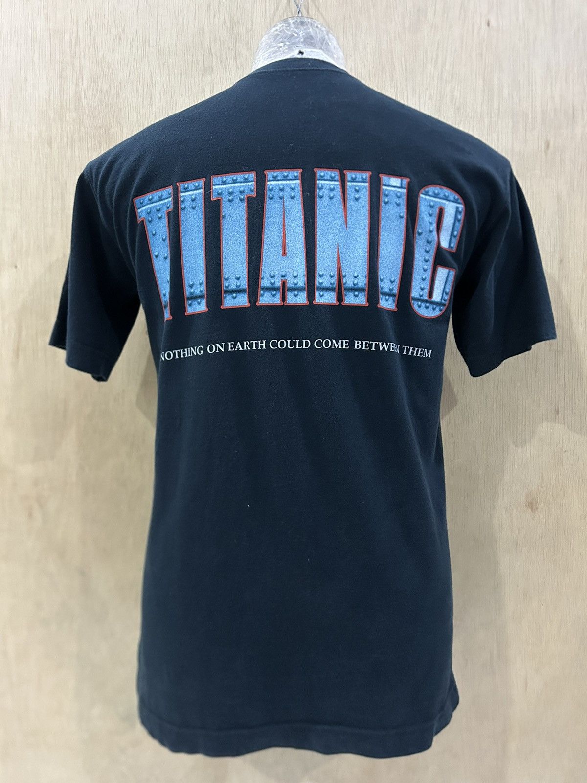 Vintage Vintage 1998 Titanic Leonardo Dicaprio Movie Tee Size US M / EU 48-50 / 2 - 2 Thumbnail
