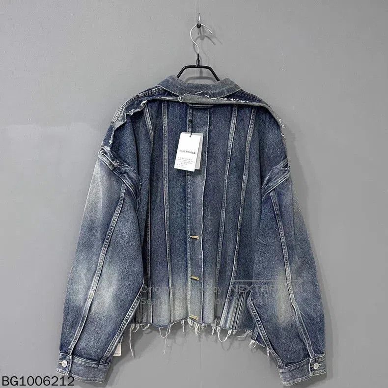 Balenciaga Distressed Oversized Denim Jacket Balenciaga. Size US XXL / EU 58 / 5 - 3 Thumbnail