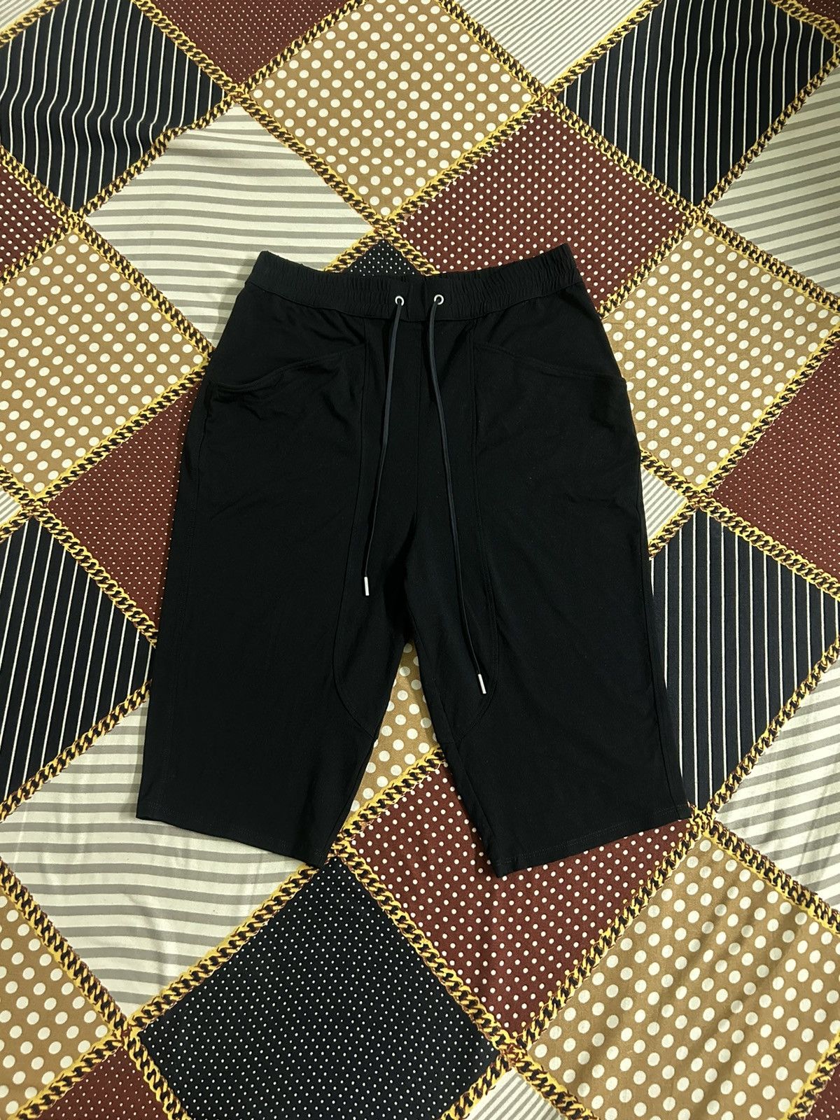 Helmut Lang HELMUT LANG BLACK SWEATSHORT Size 28" / US 6 / IT 42 - 1 Thumbnail