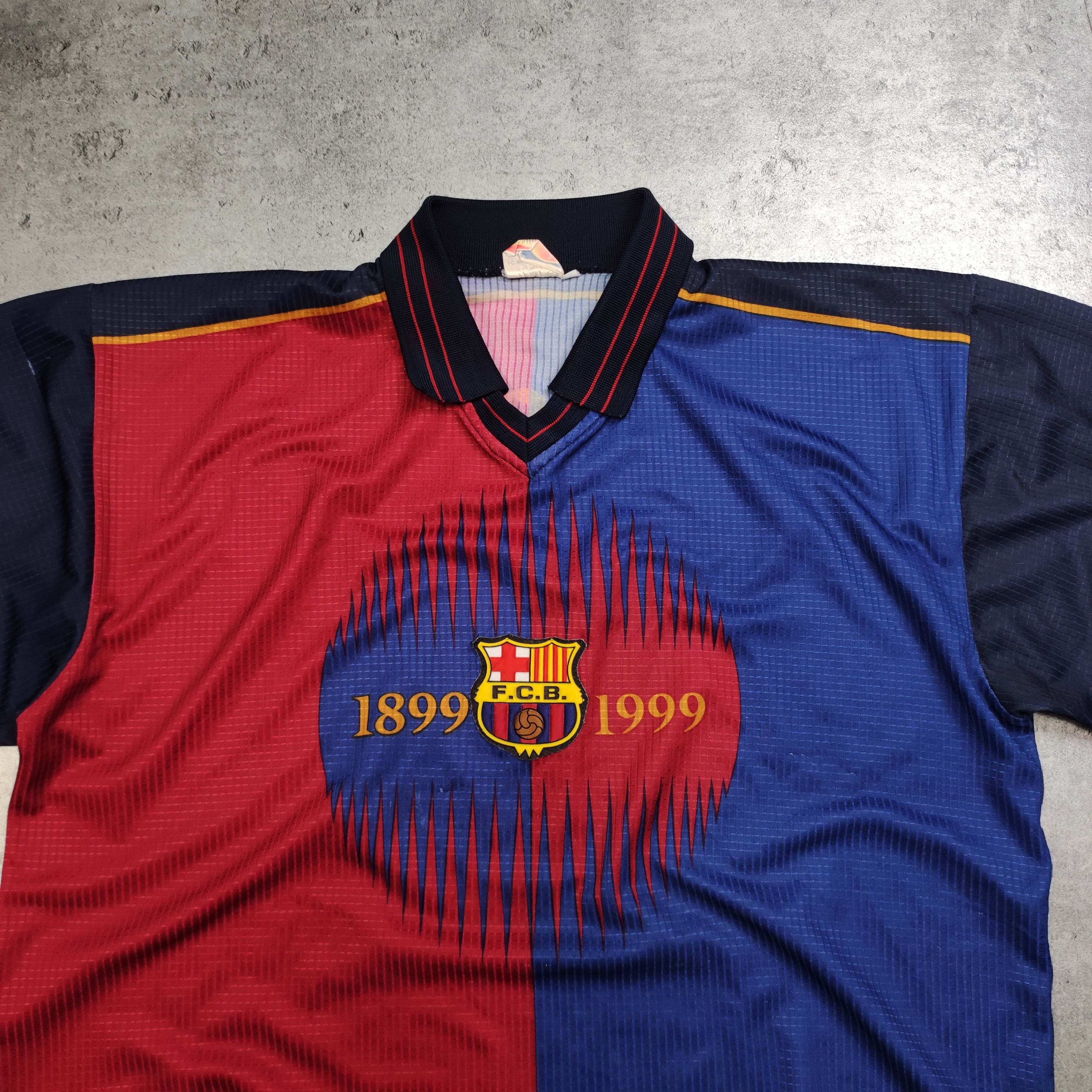Vintage RARE FC Barcelona 1999 #7 Figo Rogers Offcial Football Kit Size US L / EU 52-54 / 3 - 4 Thumbnail