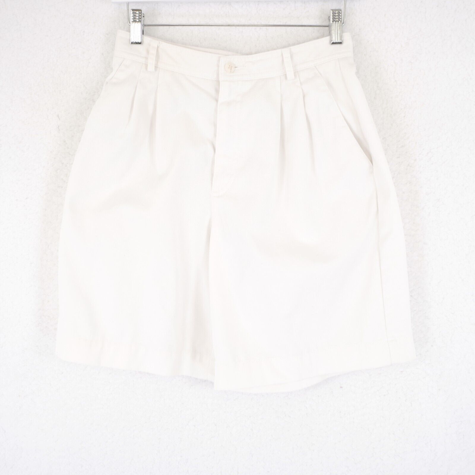 Liz Claiborne Liz Claiborne Sport White Pleated Bermuda Shorts 8P Petite 2 Size 26" / US 2 / IT 38 - 1 Thumbnail