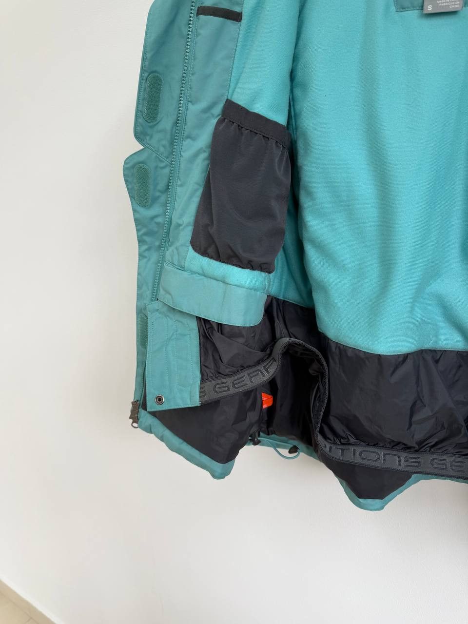 Nike ACG VTG Nike ACG Waterproof Windbreaker Ski Panelled Gorpcore Size US M / EU 48-50 / 2 - 11 Thumbnail