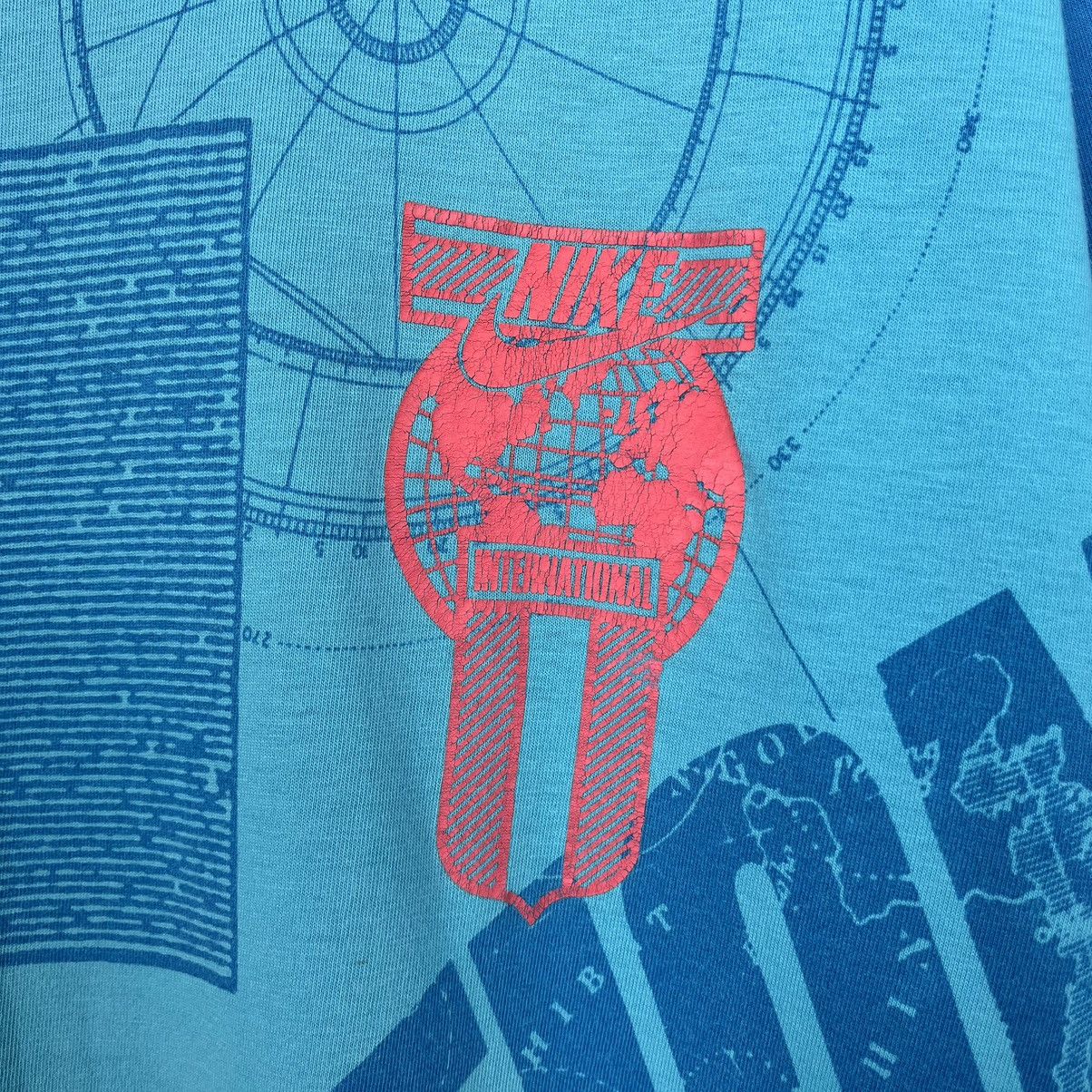 Nike Vintage Nike International y2k AOP rare tee 90’s Size US L / EU 52-54 / 3 - 9 Thumbnail